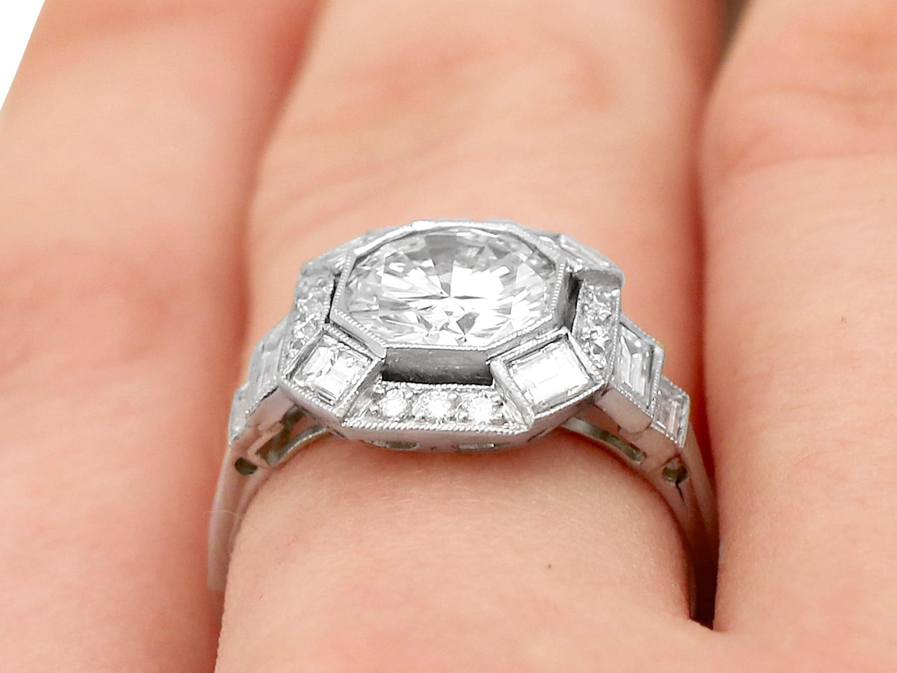 Verlobungsring aus Platin mit 2,58 Karat Diamant im Art-déco-Stil und Platin im Angebot 2