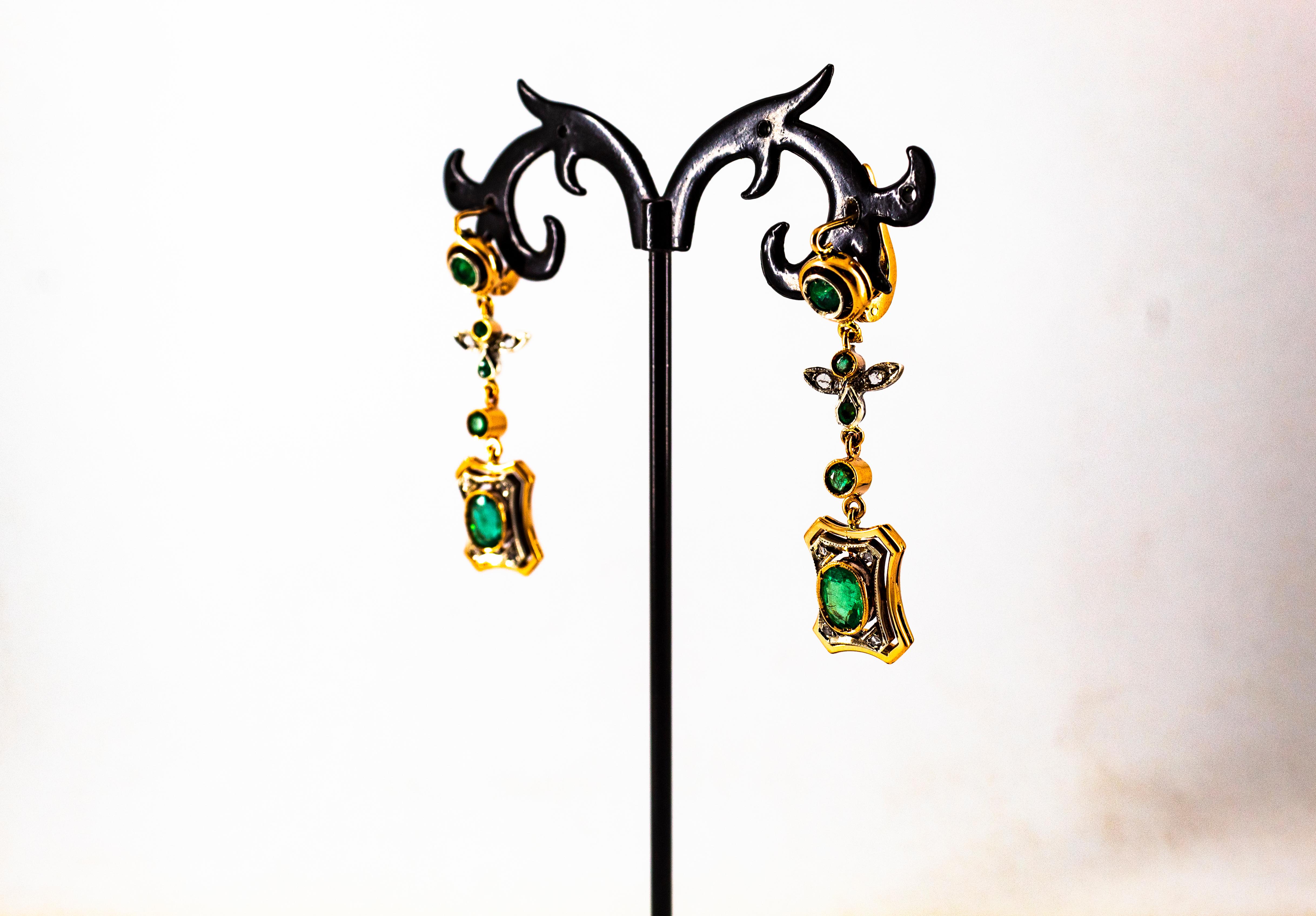 Boucles d'oreilles en or jaune de style Art déco avec diamants blancs taille rose de 2,60 carats et émeraudes en vente 12