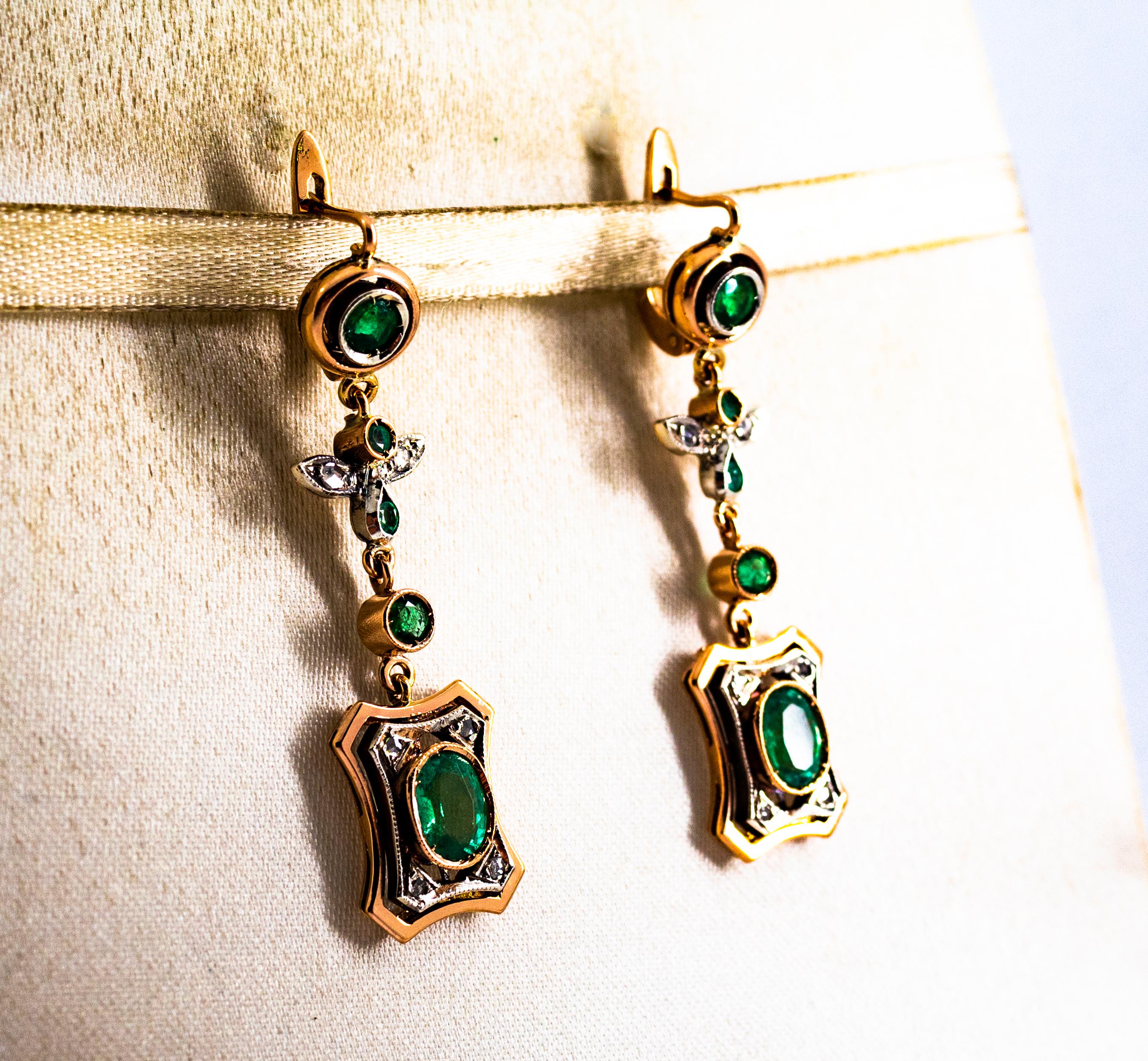 Boucles d'oreilles en or jaune de style Art déco avec diamants blancs taille rose de 2,60 carats et émeraudes en vente 2