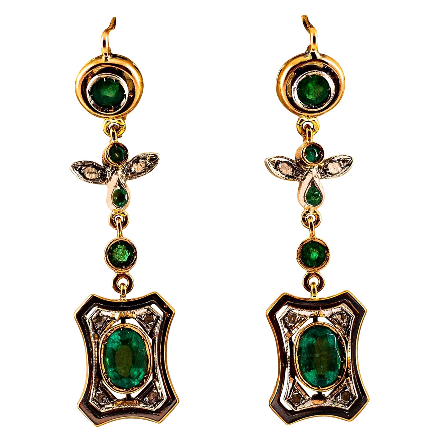 Gelbgoldene Ohrringe im Art-déco-Stil mit 2,60 Karat Diamanten im Weiß-Rosenschliff und Smaragd