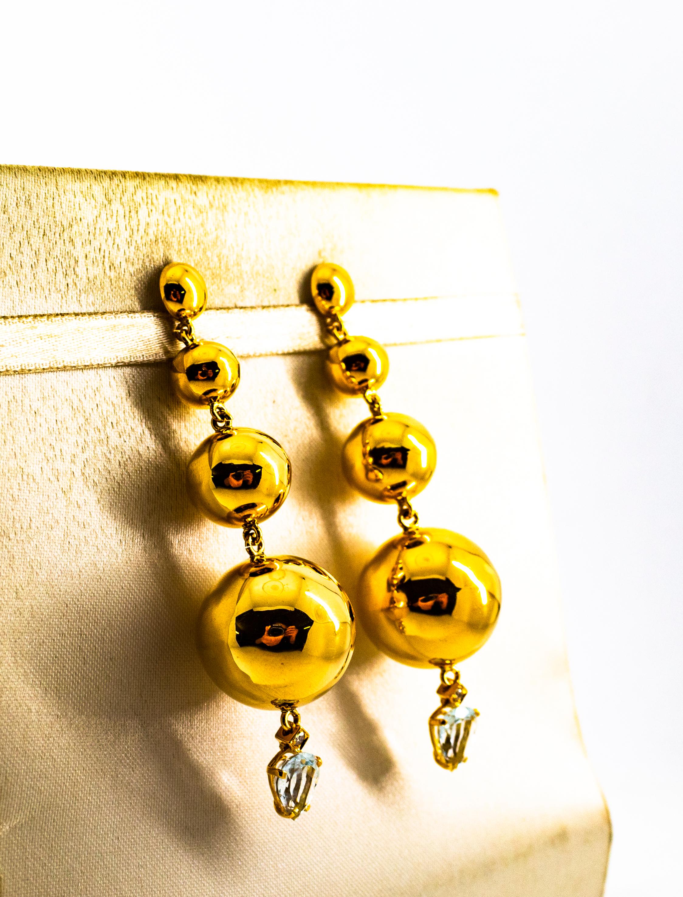 Women's or Men's Art Deco Style 2.85 Carat White Diamond Aquamarine Yellow Gold Stud Earrings For Sale