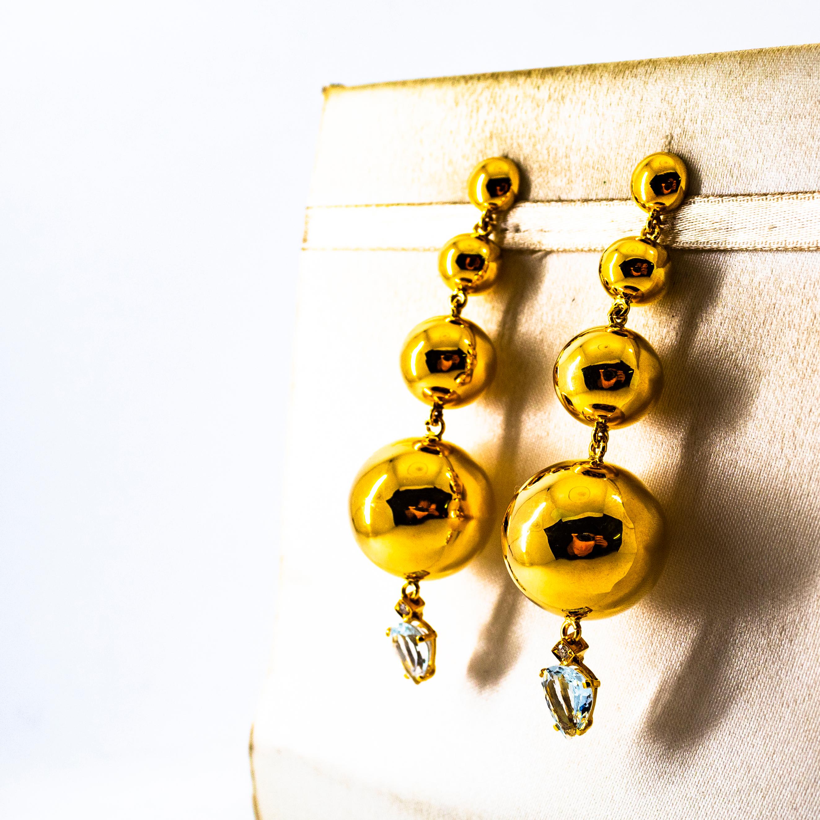 Art Deco Style 2.85 Carat White Diamond Aquamarine Yellow Gold Stud Earrings For Sale 1