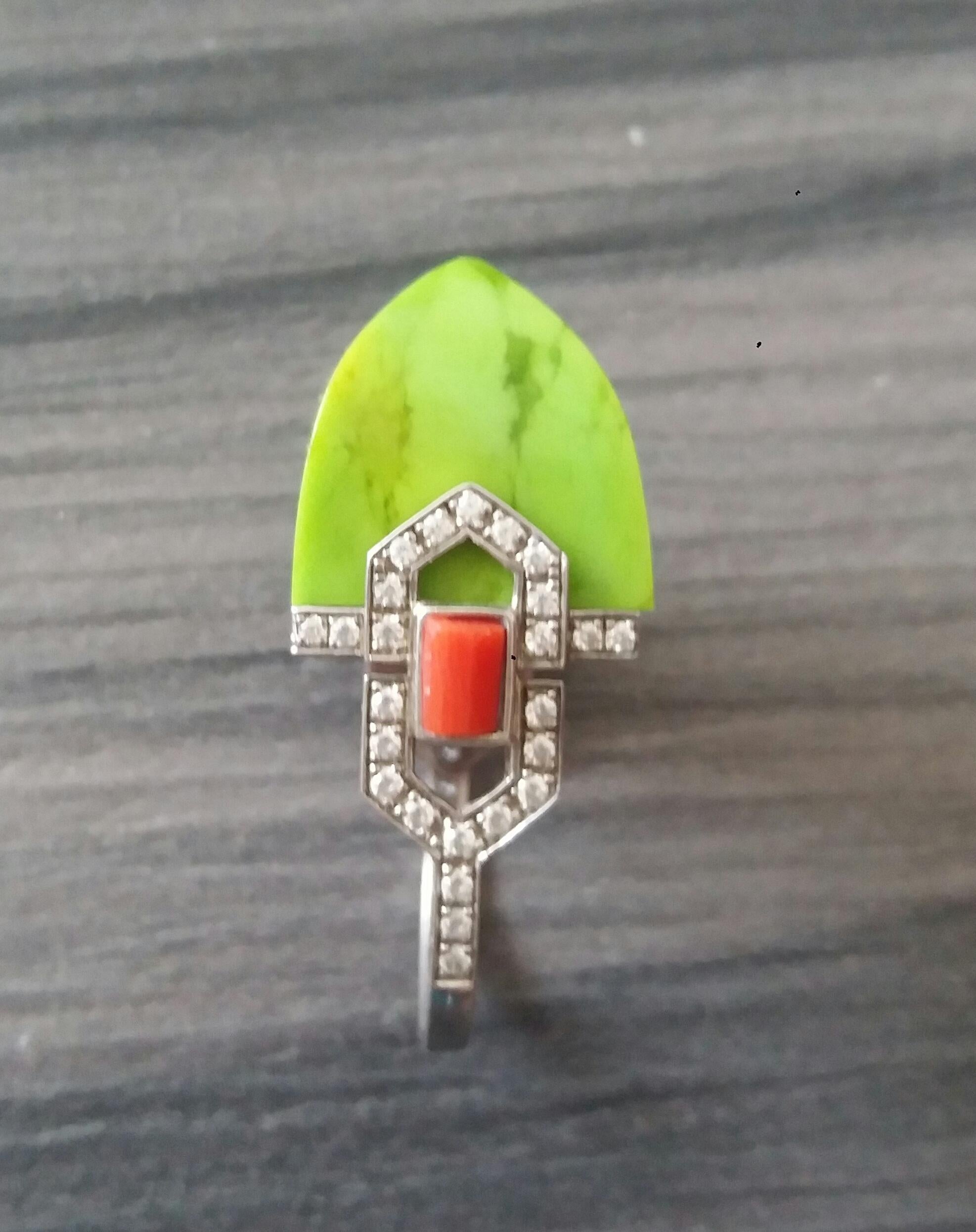 Art Deco Style  31 Carat Green Turquoise Pyramid 14K Gold Diamonds Cocktail Ring In New Condition For Sale In Bangkok, TH