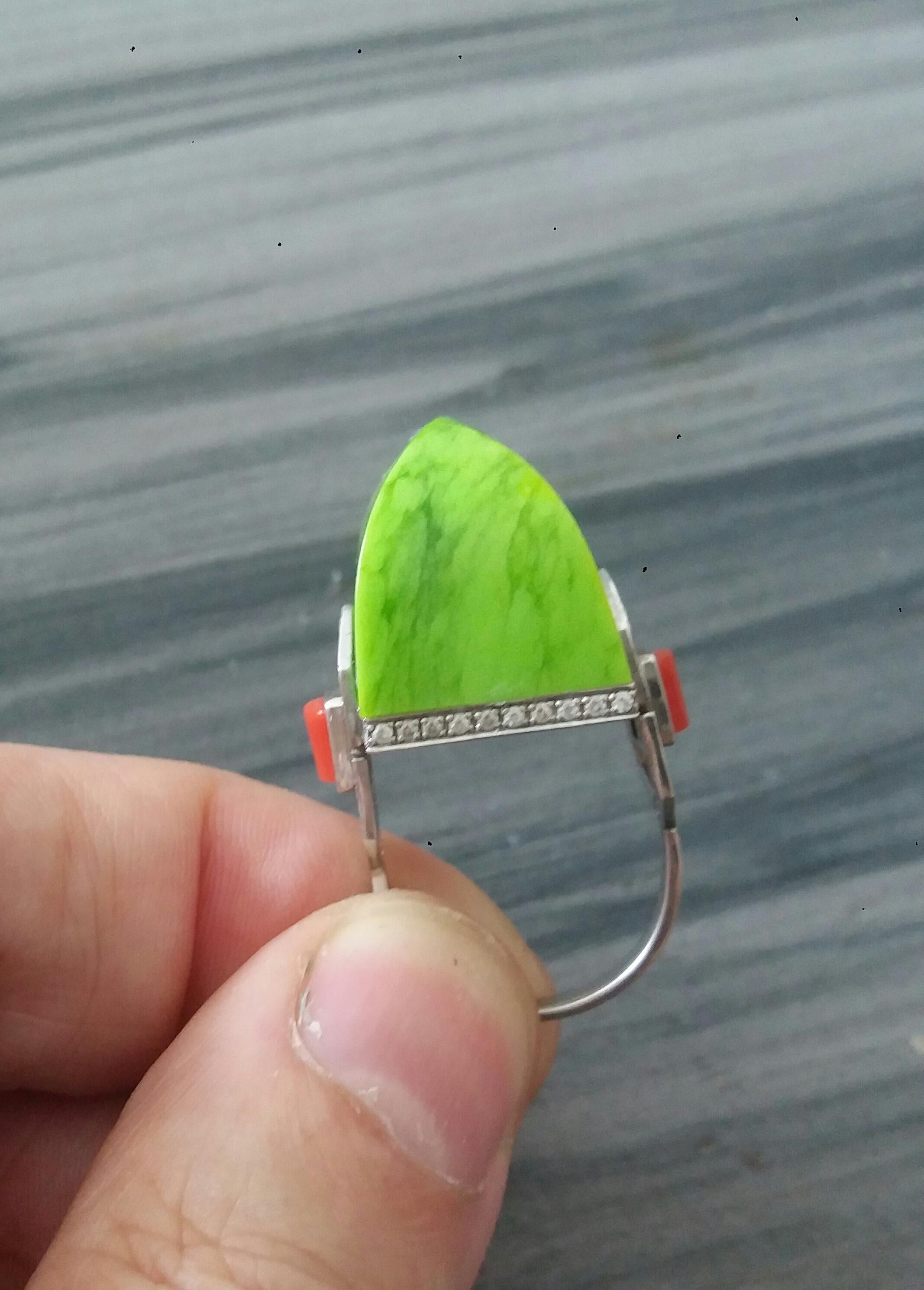 Art Deco Style  31 Carat Green Turquoise Pyramid 14K Gold Diamonds Cocktail Ring For Sale 4