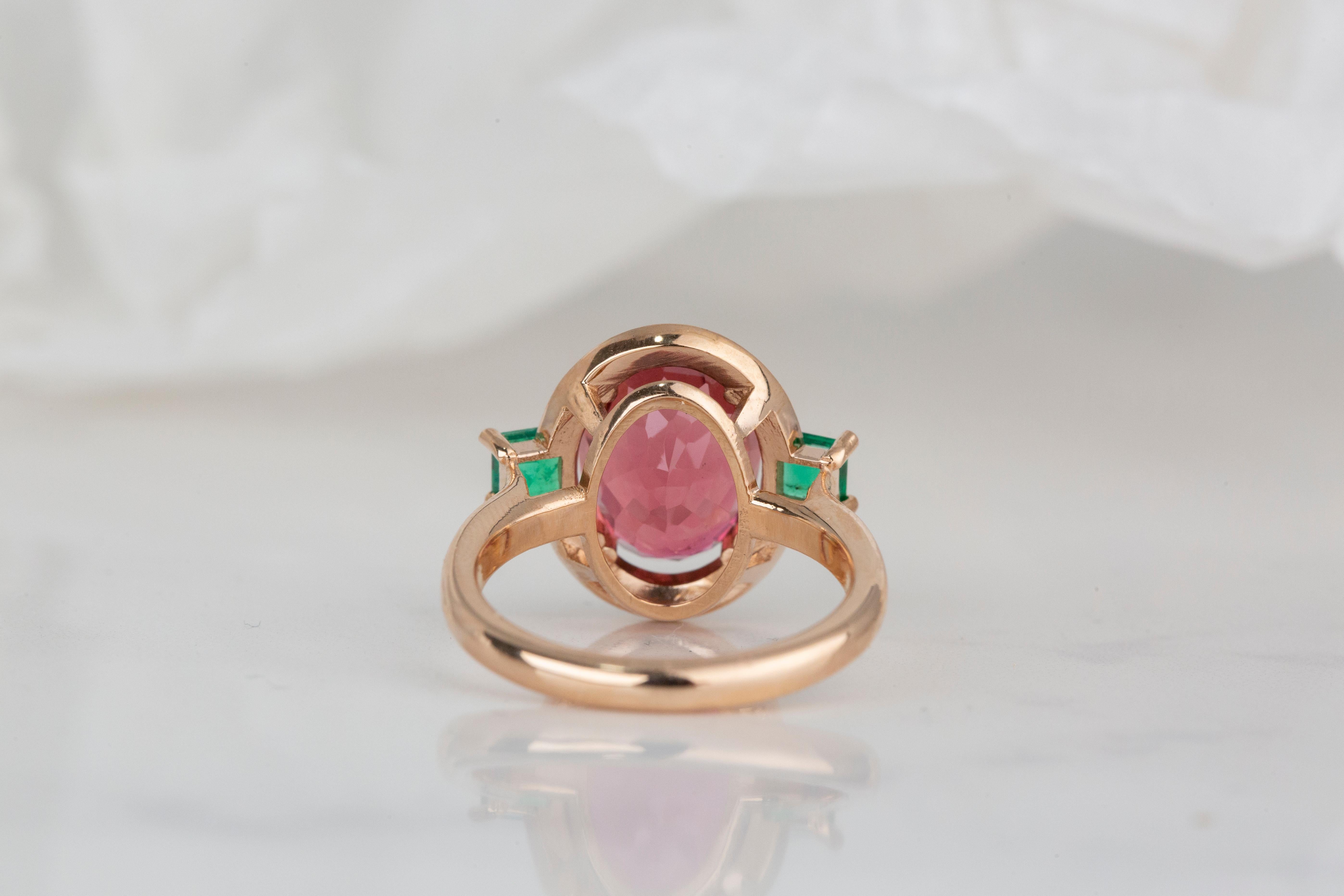Emerald Cut Art Deco Style 3.30 Carat Emerald and Ruby 14k Gold Cocktail Ring For Sale