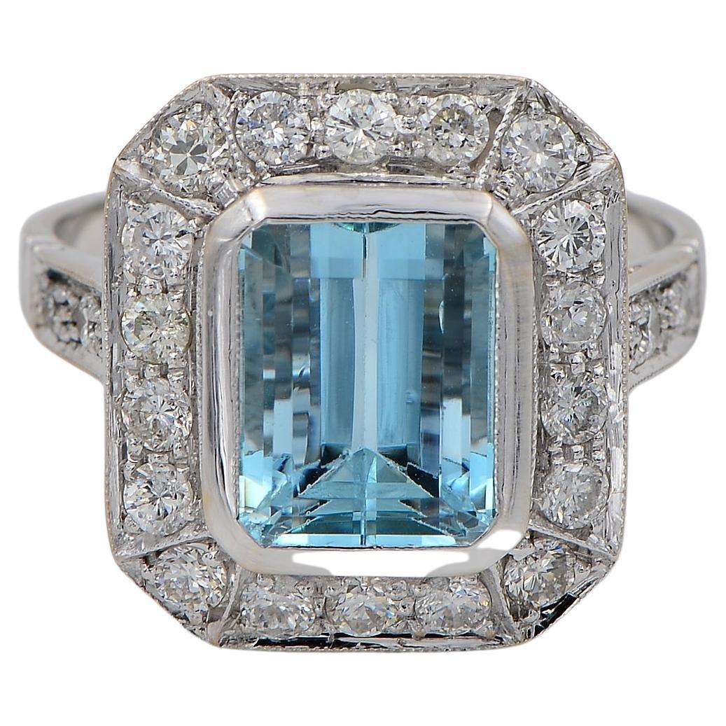 Art Deco Style 3.40 Ct Aquamarine 1.10 Ct Diamond 18 KT Ring For Sale