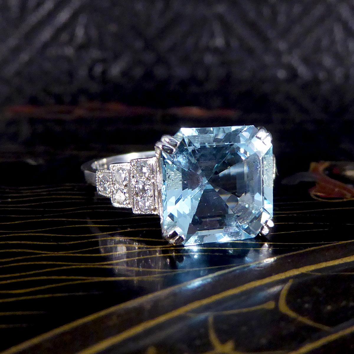 Ring aus Platin mit 3,50 Karat Aquamarin im Asscher-Schliff und Diamant im Art déco-Stil 6