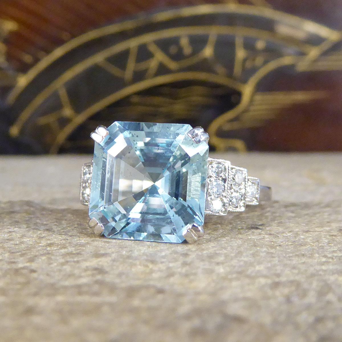 Ring aus Platin mit 3,50 Karat Aquamarin im Asscher-Schliff und Diamant im Art déco-Stil 1
