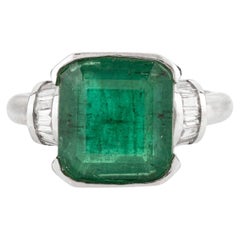 Bague en or blanc 14k de style Art Déco 4.37Ct Emeraude Naturelle & Diamant Baguette
