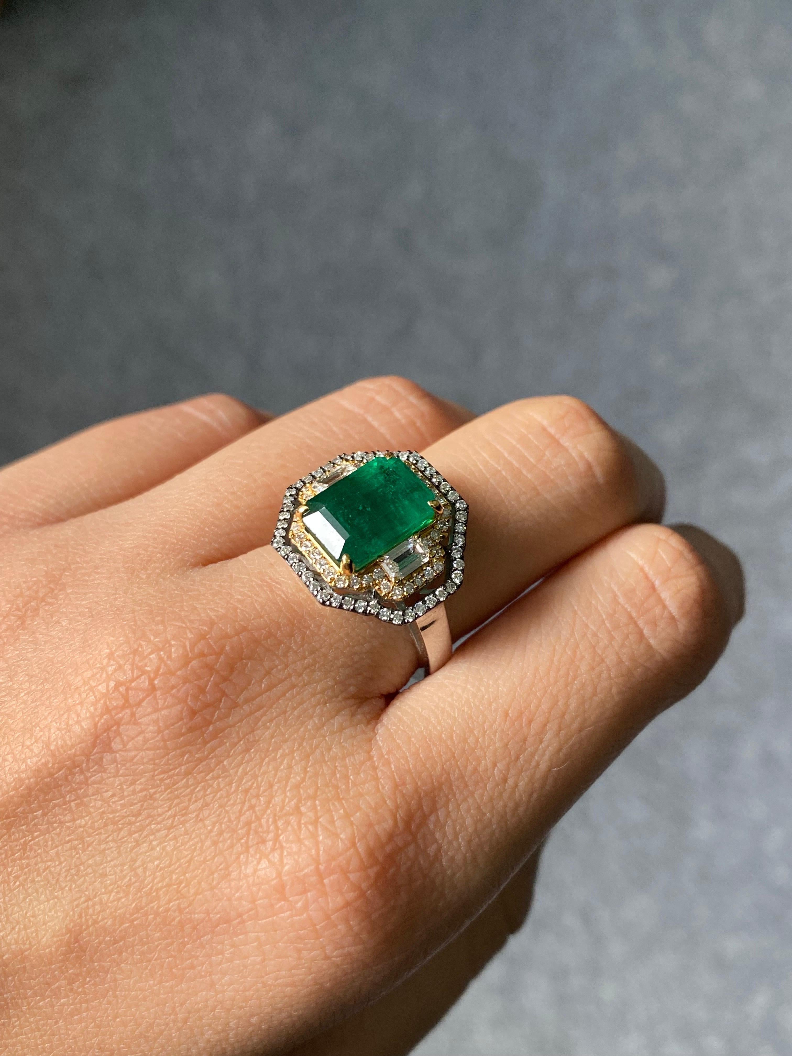 Women's or Men's Art Deco Style 4.91ctw Fine Quality Emerald & Diamond Shield French Pave Ring  For Sale
