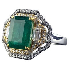 Art Deco Style 4.91ctw Fine Quality Emerald & Diamond Shield French Pave Ring