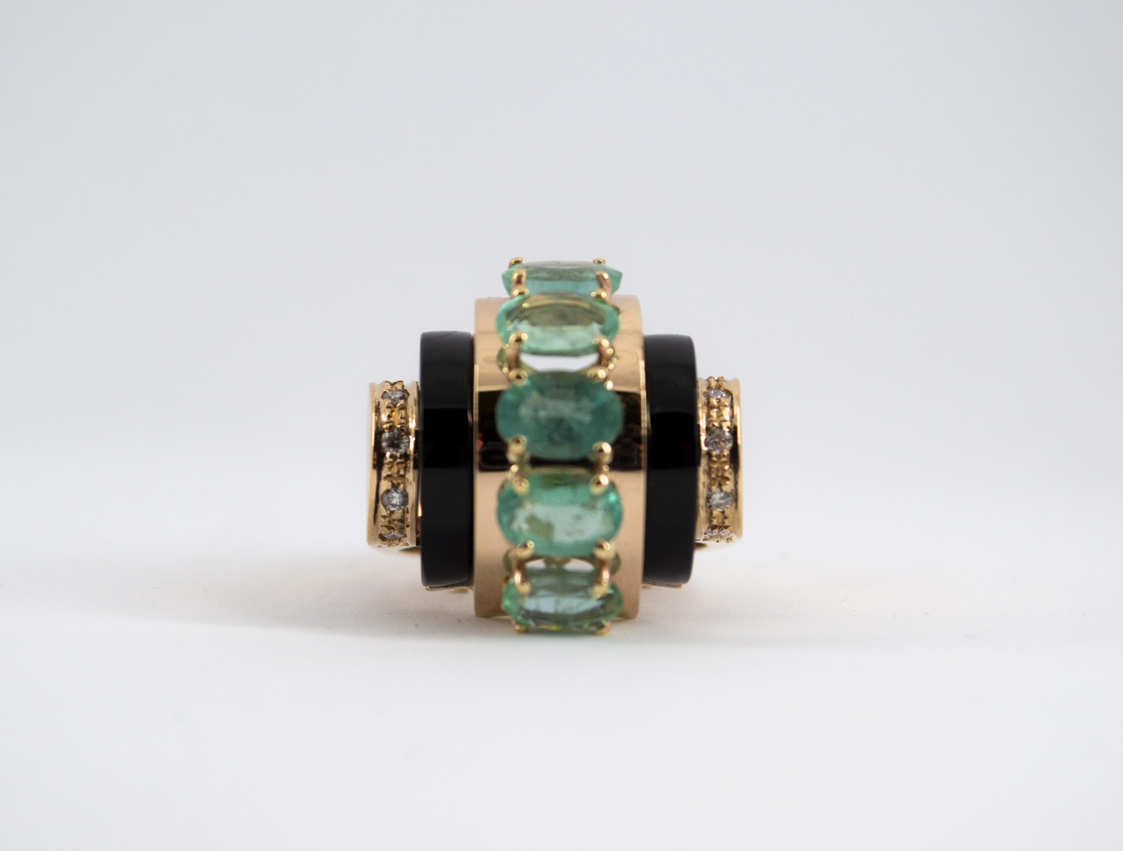 Art Deco Style 5.15 Carat White Diamond Emerald Onyx Yellow Gold Cocktail Ring For Sale 3