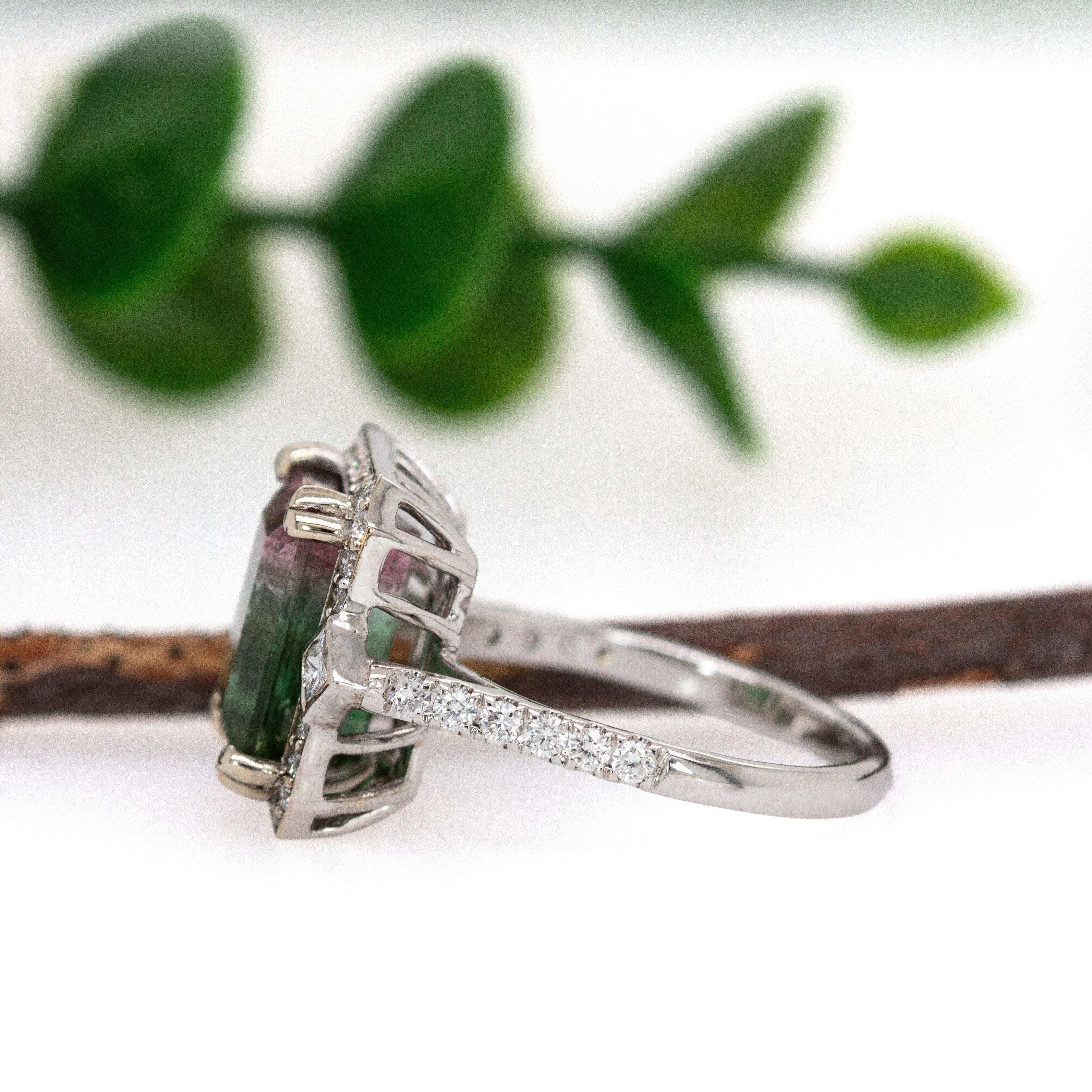 Anello in stile Art Deco con tormalina anguria da 5,37 carati e diamanti naturali in oro 14K In condizioni Nuovo in vendita a Columbus, OH