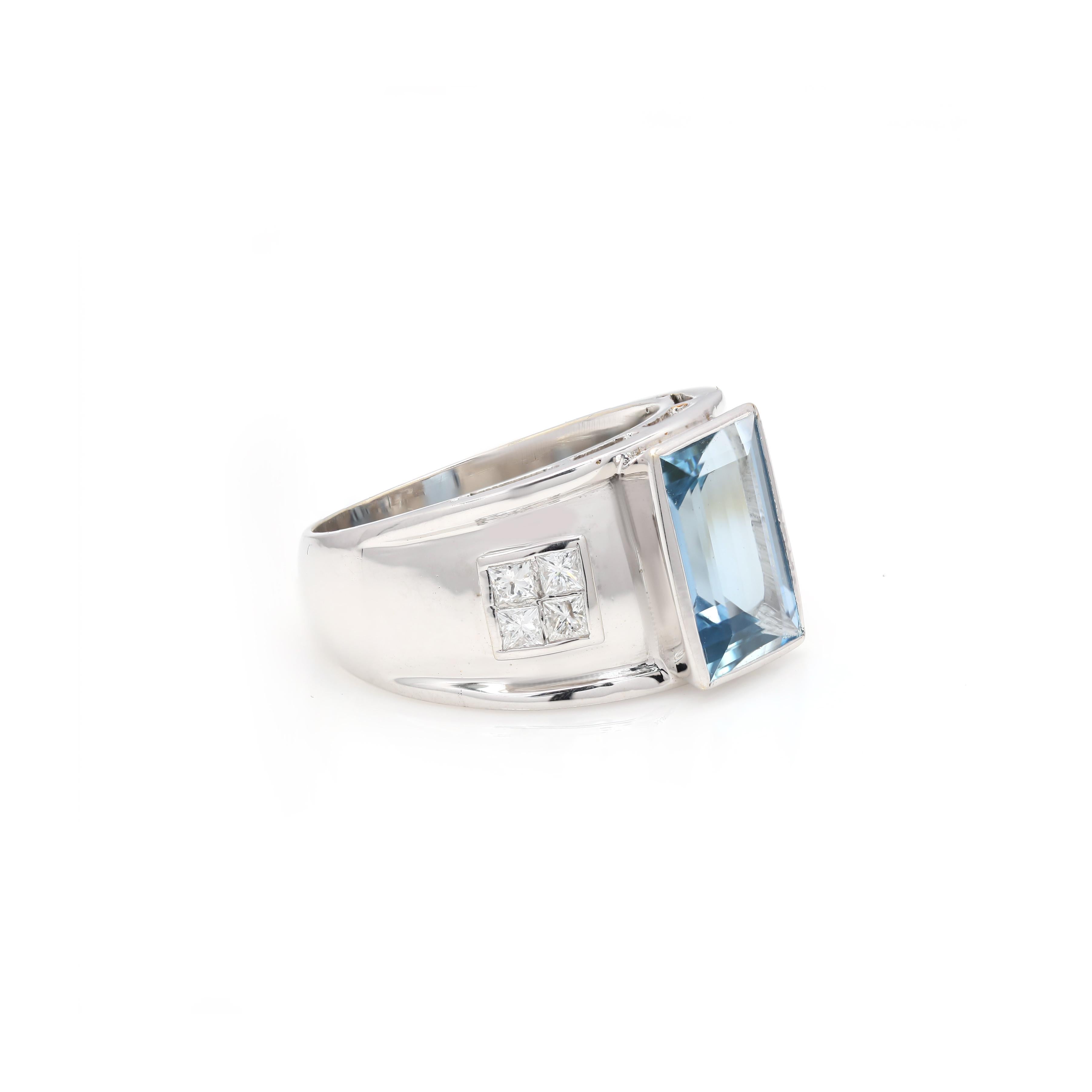 For Sale:  5.6 Carat Aquamarine Bold Men's Ring with Diamonds in 18K White Gold 2
