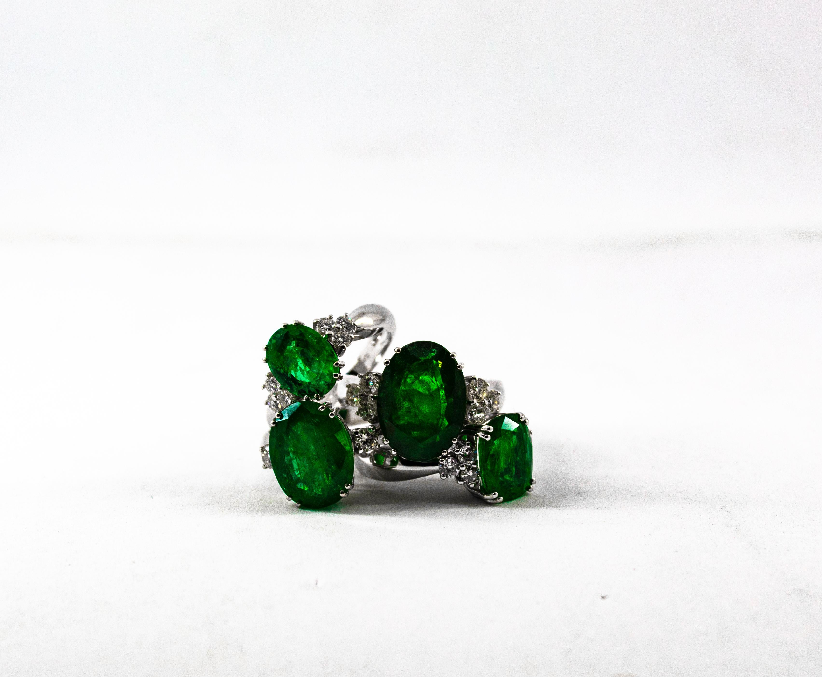Anillo de cóctel de oro blanco con esmeralda de 6,42 quilates y diamante blanco de 0,60 quilates, estilo art déco en venta 5