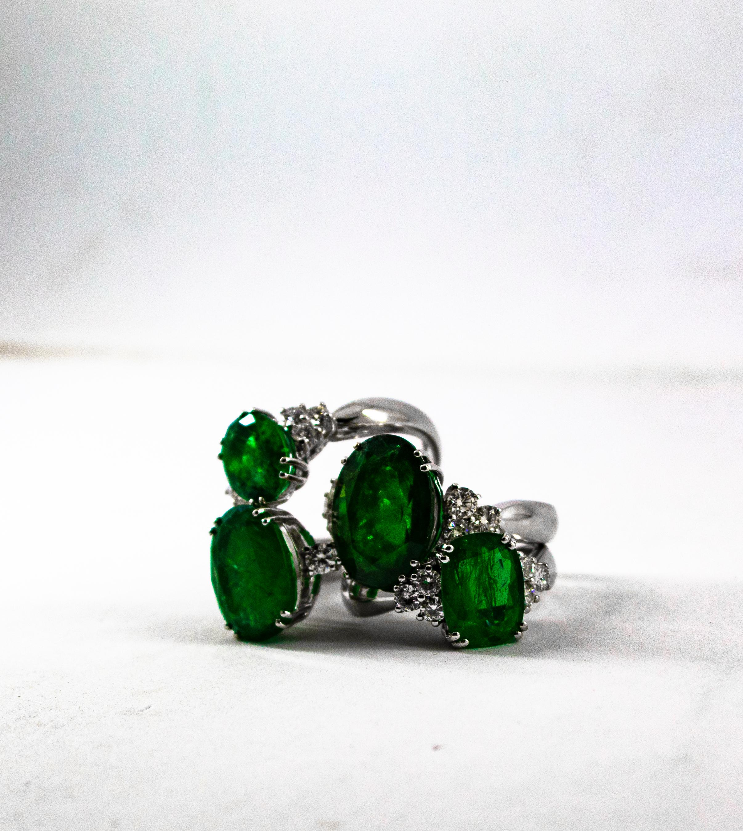 Anillo de cóctel de oro blanco con esmeralda de 6,42 quilates y diamante blanco de 0,60 quilates, estilo art déco en venta 6