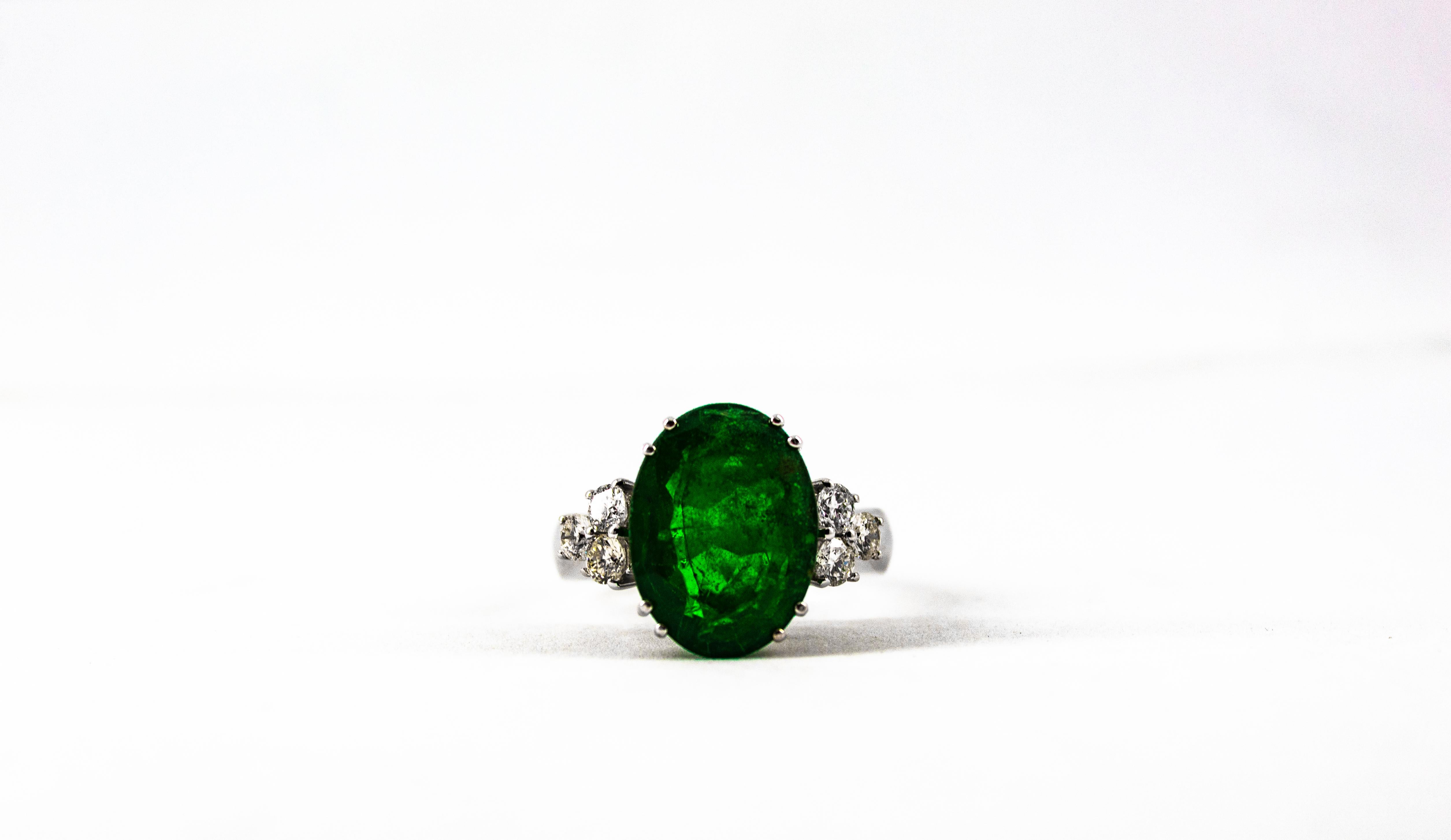 Anillo de cóctel de oro blanco con esmeralda de 6,42 quilates y diamante blanco de 0,60 quilates, estilo art déco en venta 8