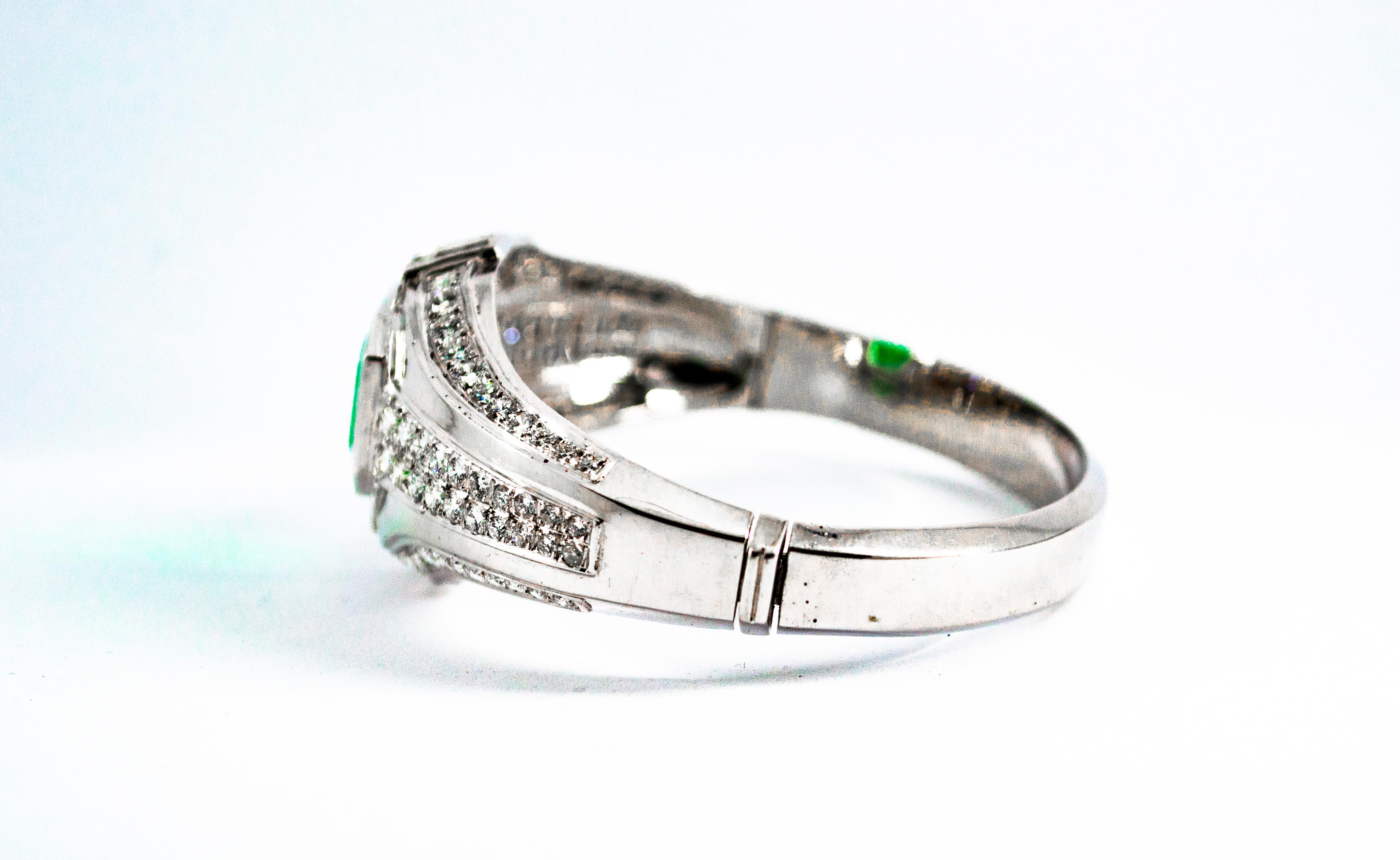 Art Deco Style 7.10 Carat Emerald 7.40 Carat White Diamond White Gold Bracelet For Sale 5