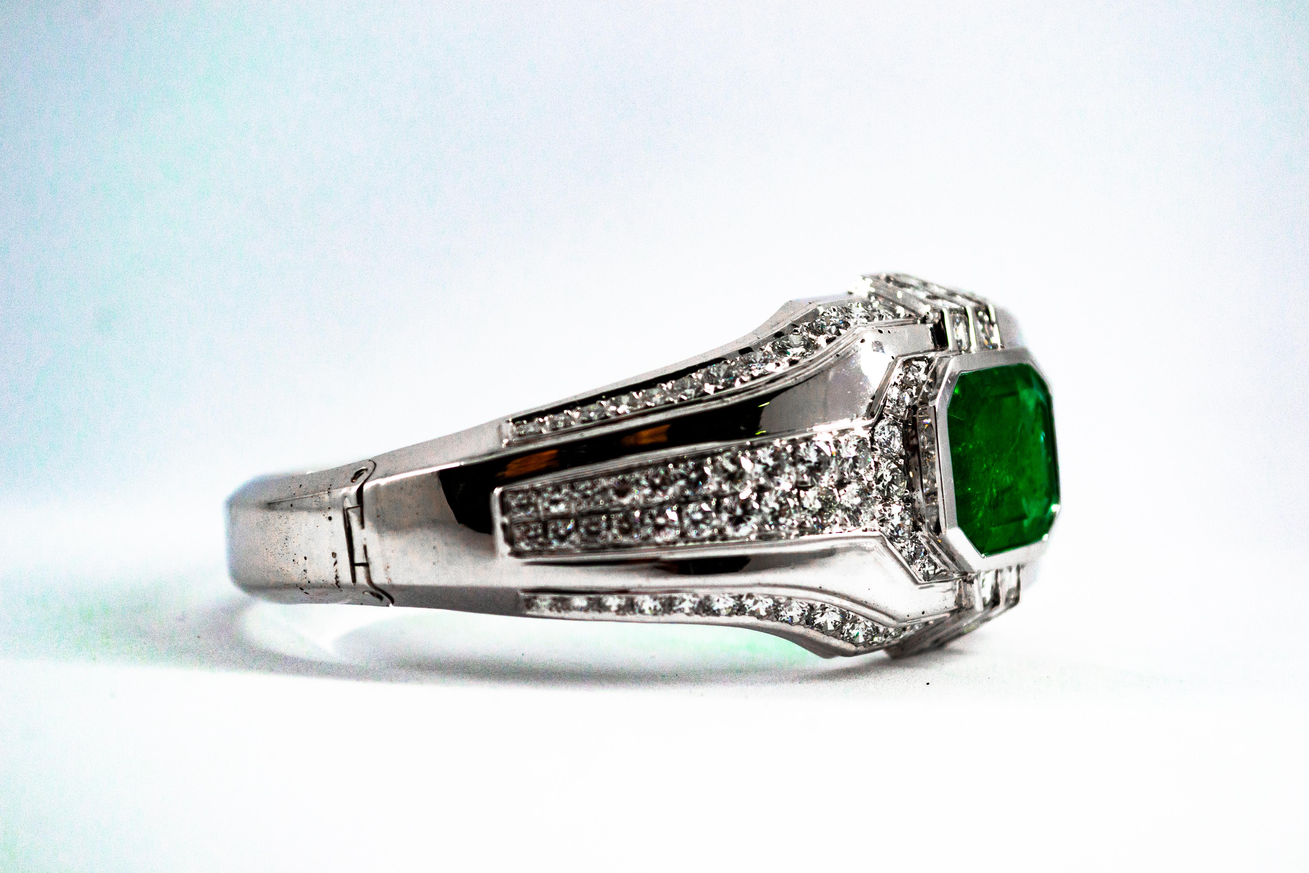 Women's or Men's Art Deco Style 7.10 Carat Emerald 7.40 Carat White Diamond White Gold Bracelet
