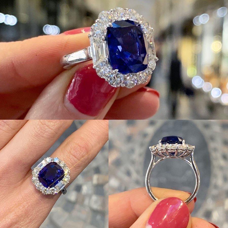 Women's or Men's Art Deco Style 7.62 Carat Blue Sapphire and Diamond Cluster Ring Set in Platinum
