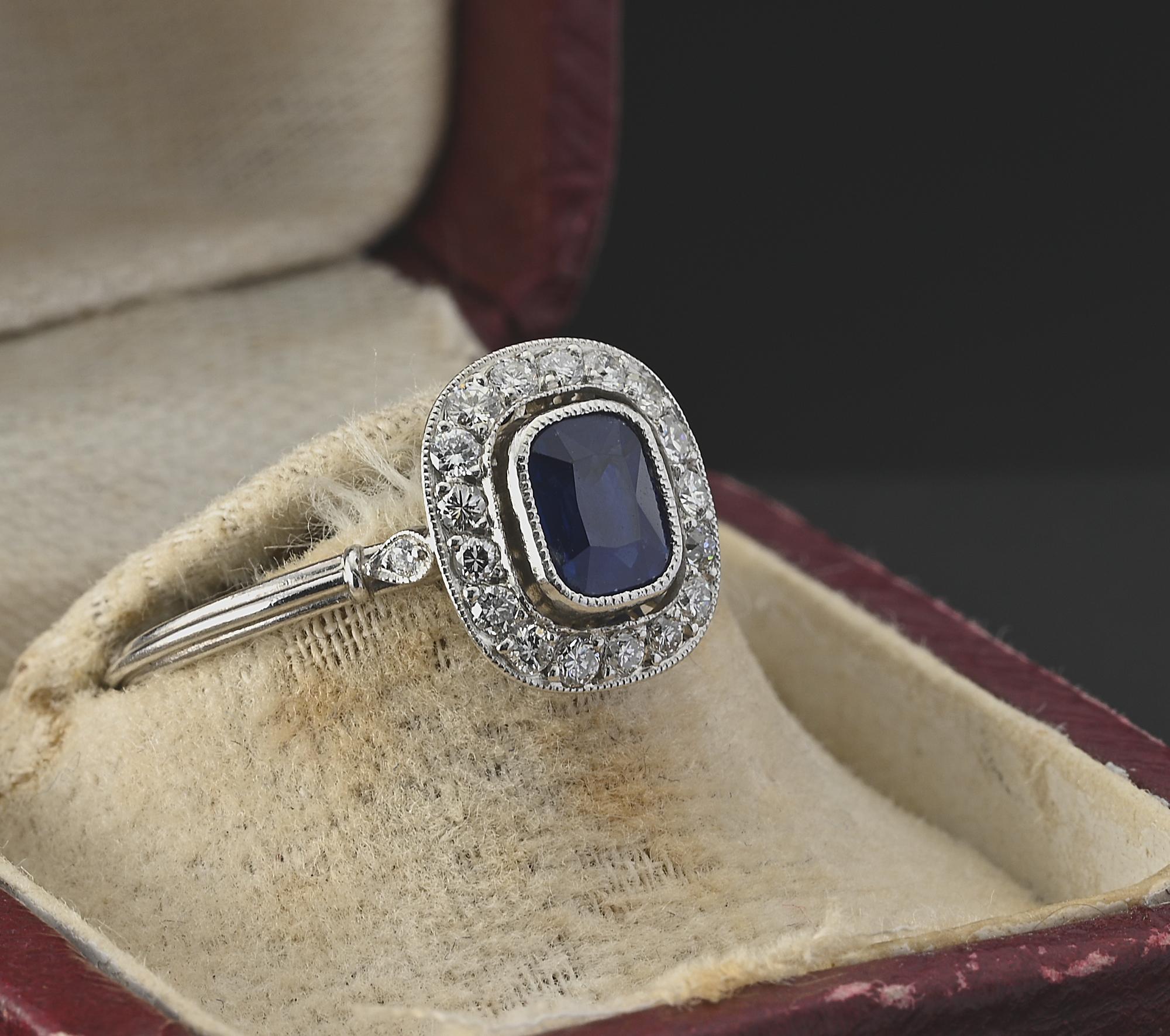 Art Deco Style .77 Ct Natural Sapphire .55 Ct Diamond Platinum Ring In Good Condition For Sale In Napoli, IT