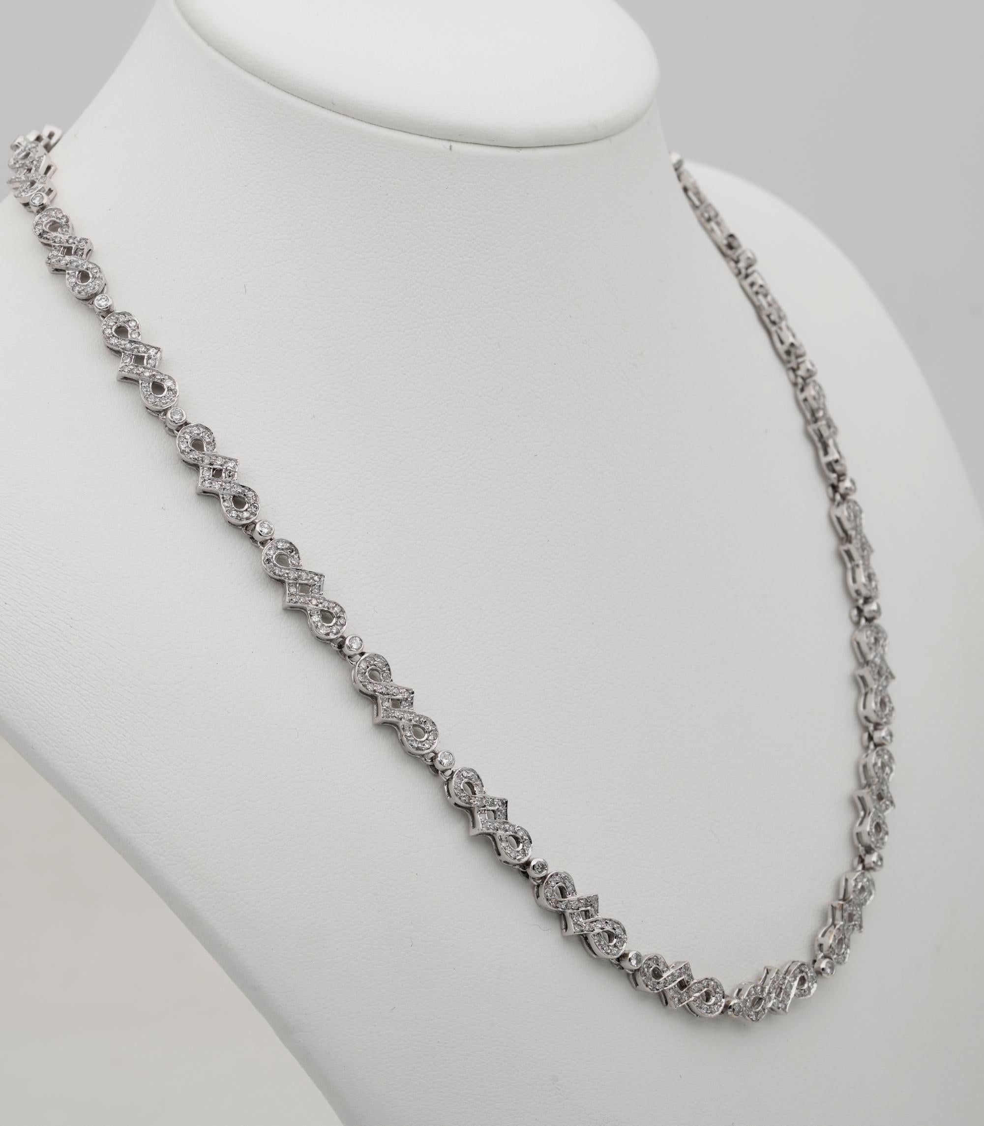 Brilliant Cut Art Deco Style 7.90 Ct Diamond 18 Kt Necklace For Sale
