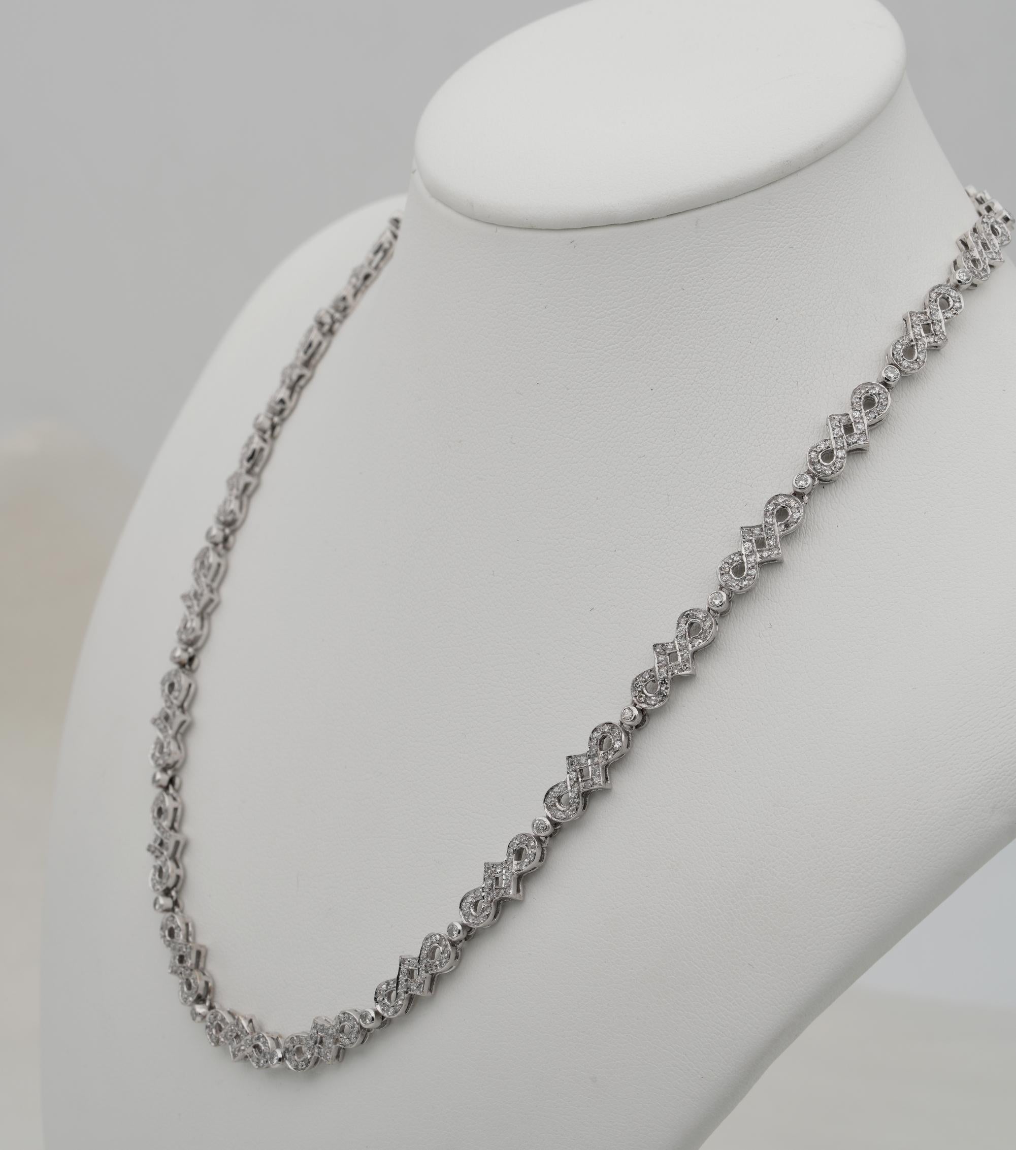 Women's or Men's Art Deco Style 7.90 Ct Diamond 18 Kt Necklace For Sale