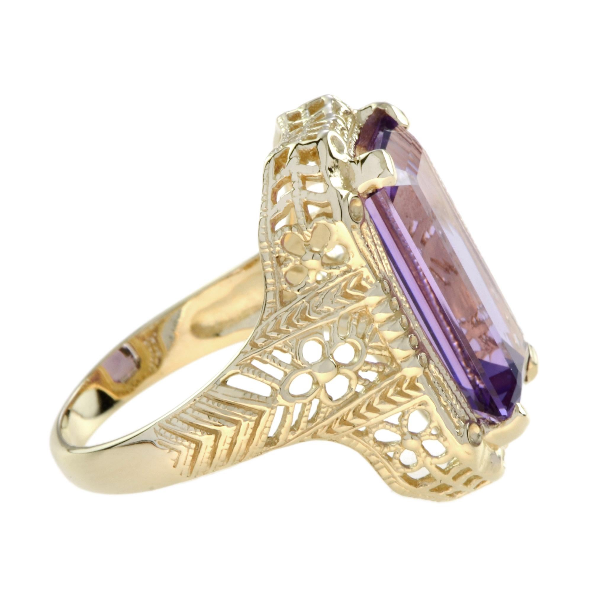 Art Deco Style 9 Carats Emerald Cut Amethyst Filigree Ring in 9K Yellow Gold In New Condition In Bangkok, TH