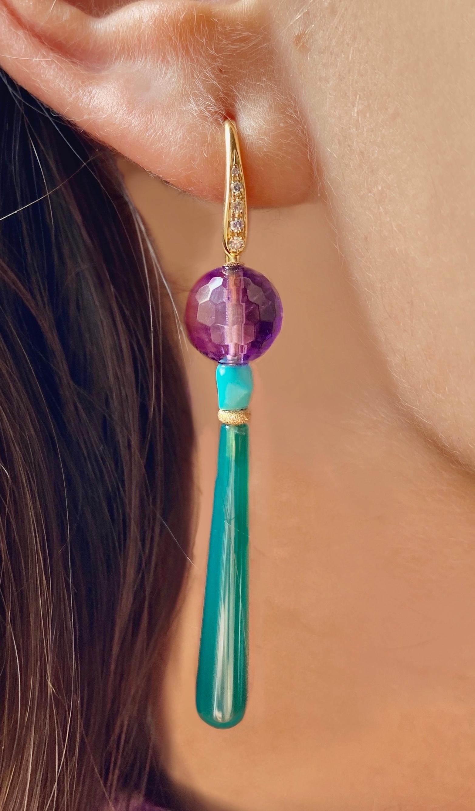 Rossella Ugolini Deco Collection Art Deco Style Amethyst Green Agate Turquoise 18k Yellow Gold Made in Italy Dangle Earring.
The earrings beautifully adorned with smooth, vibrant stones beads, giving it a pop of color and a touch of bohemian charm.
