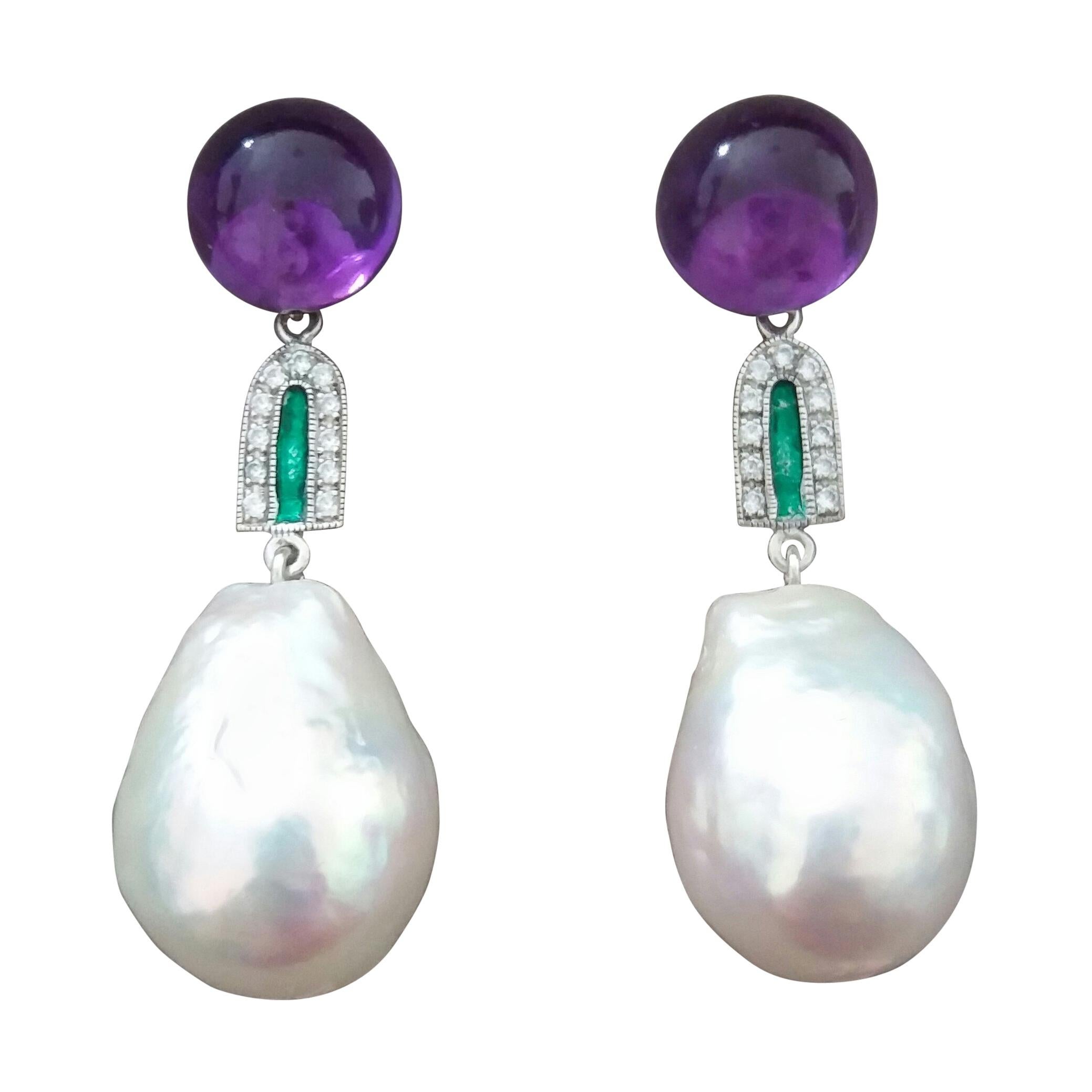 Pendientes colgantes de jade grabado con esmalte verde y oro amatista estilo Art Déco