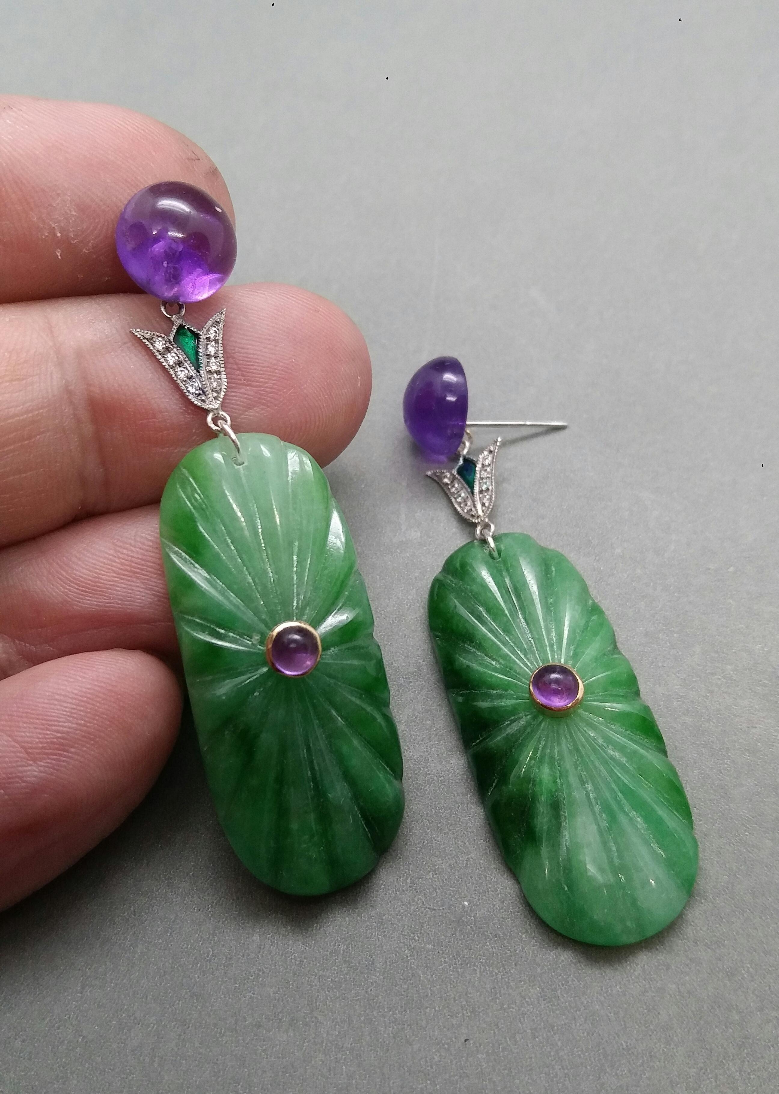 Donna Orecchini a goccia in stile Art Deco con ametista, oro e diamanti, smalto verde e incisione su giada in vendita