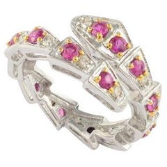 Bague cocktail serpent en or blanc 14k, rubis et diamants, style Arte Antiques