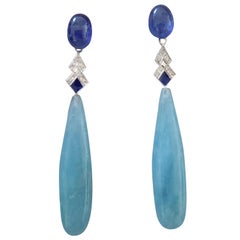 Pendants d'oreilles de style Art déco en aigue-marine, diamants, saphirs bleus et émail bleu
