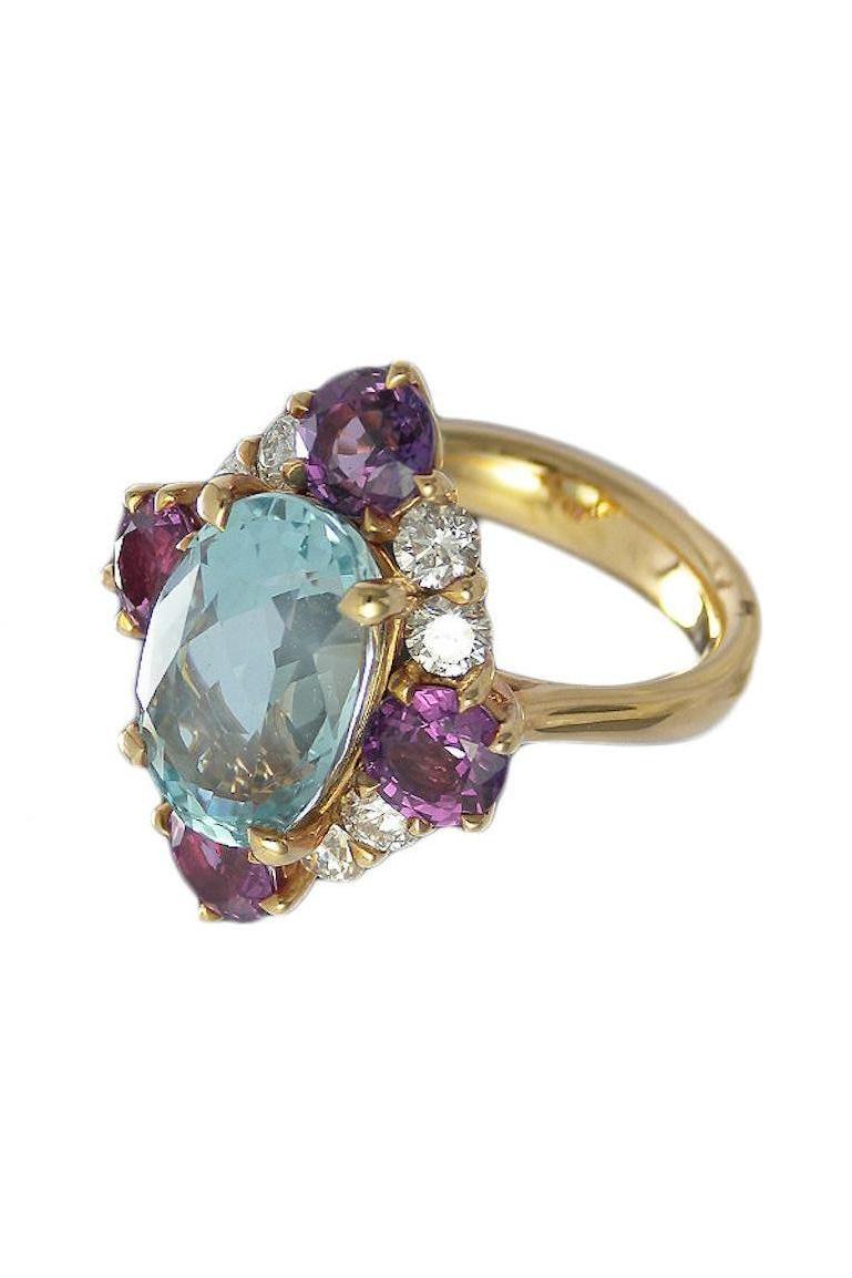 Art Deco Style Aquamarine Violet Sapphire and Diamond Cluster Ring In New Condition For Sale In La Neuveville, Berne