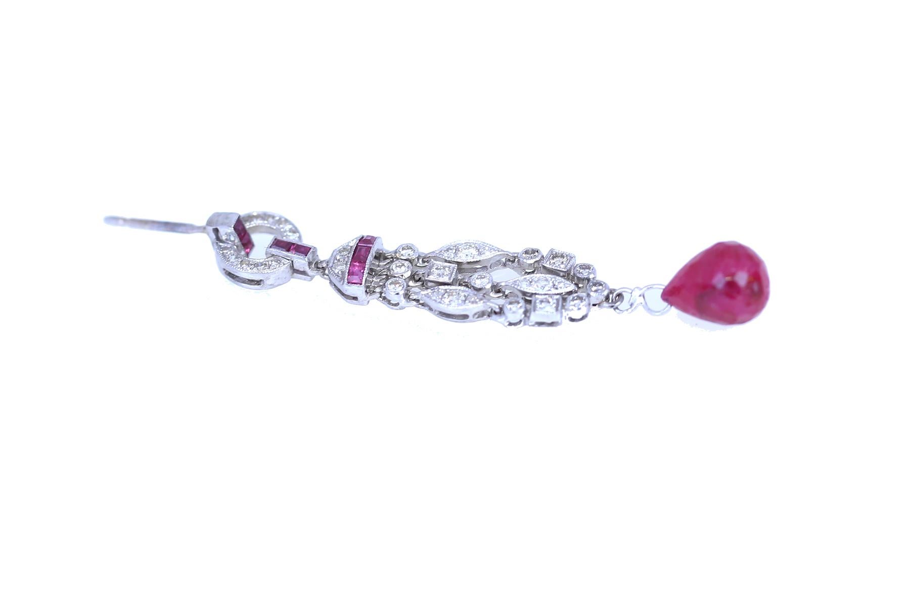 Boîte pour boucles d'oreilles de style Art déco, rubis, rubis et diamants baguettes, 1970 en vente 3
