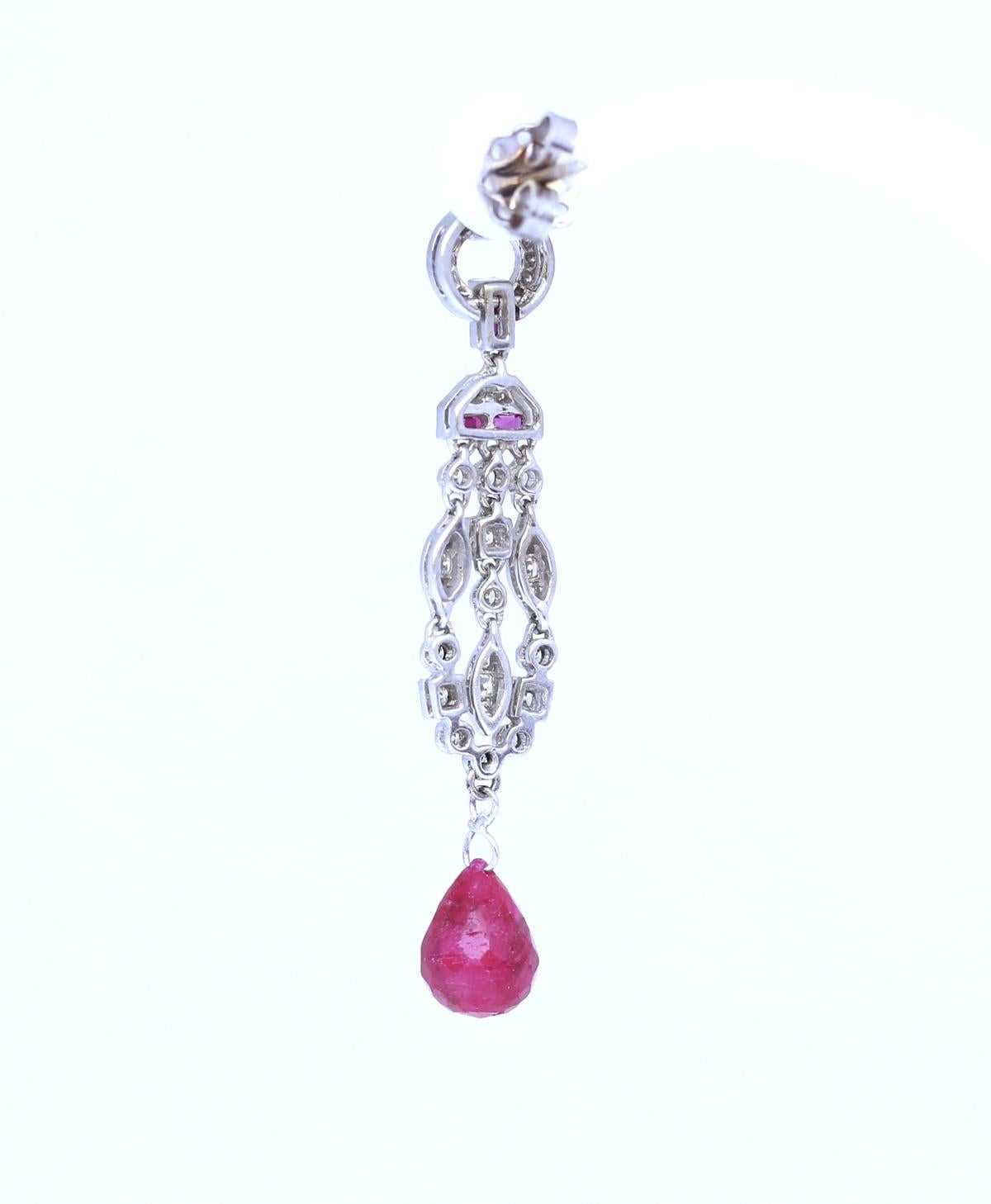 Boîte pour boucles d'oreilles de style Art déco, rubis, rubis et diamants baguettes, 1970 en vente 4