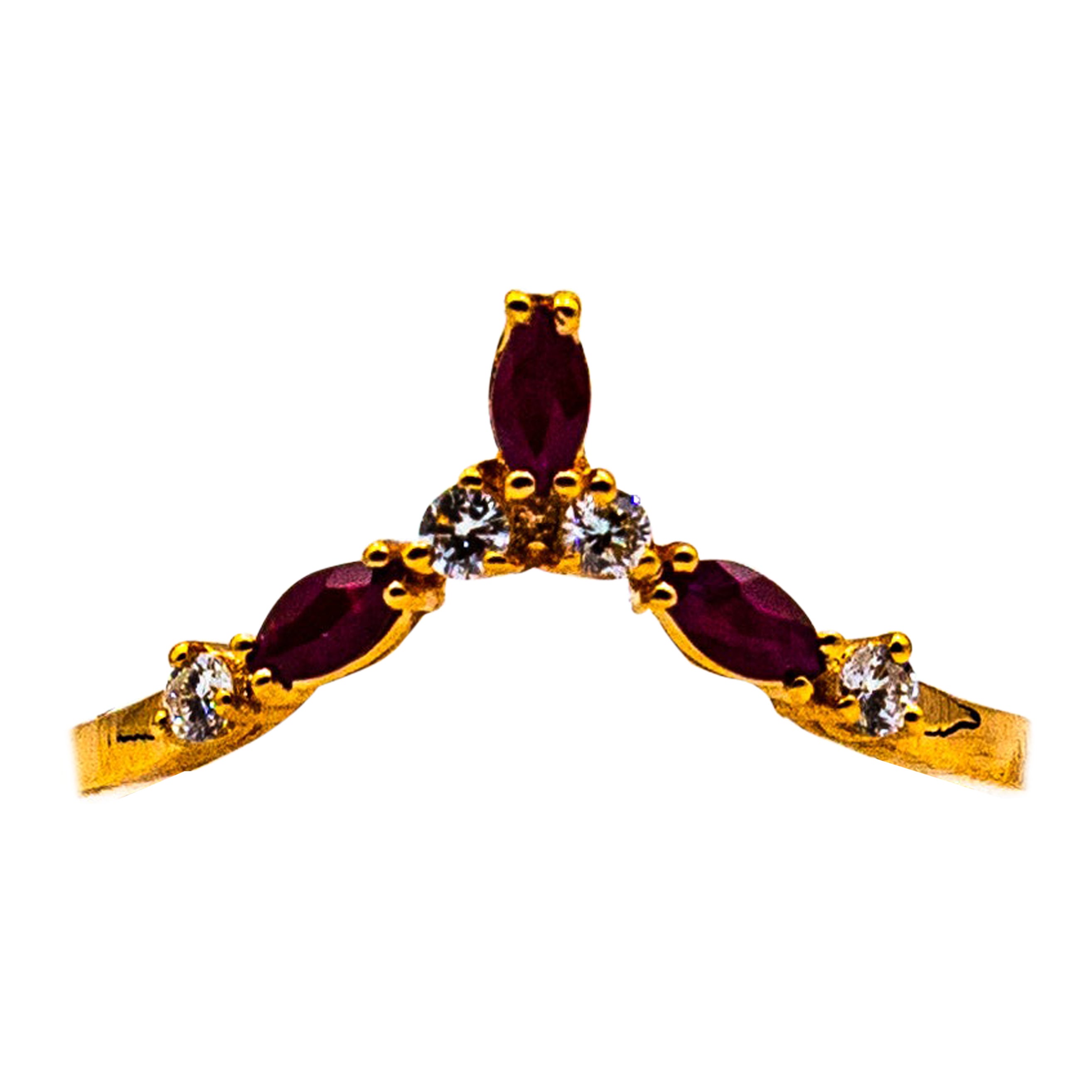 Art Deco Style Baguette Ruby White Diamond Yellow Gold Band Ring en vente