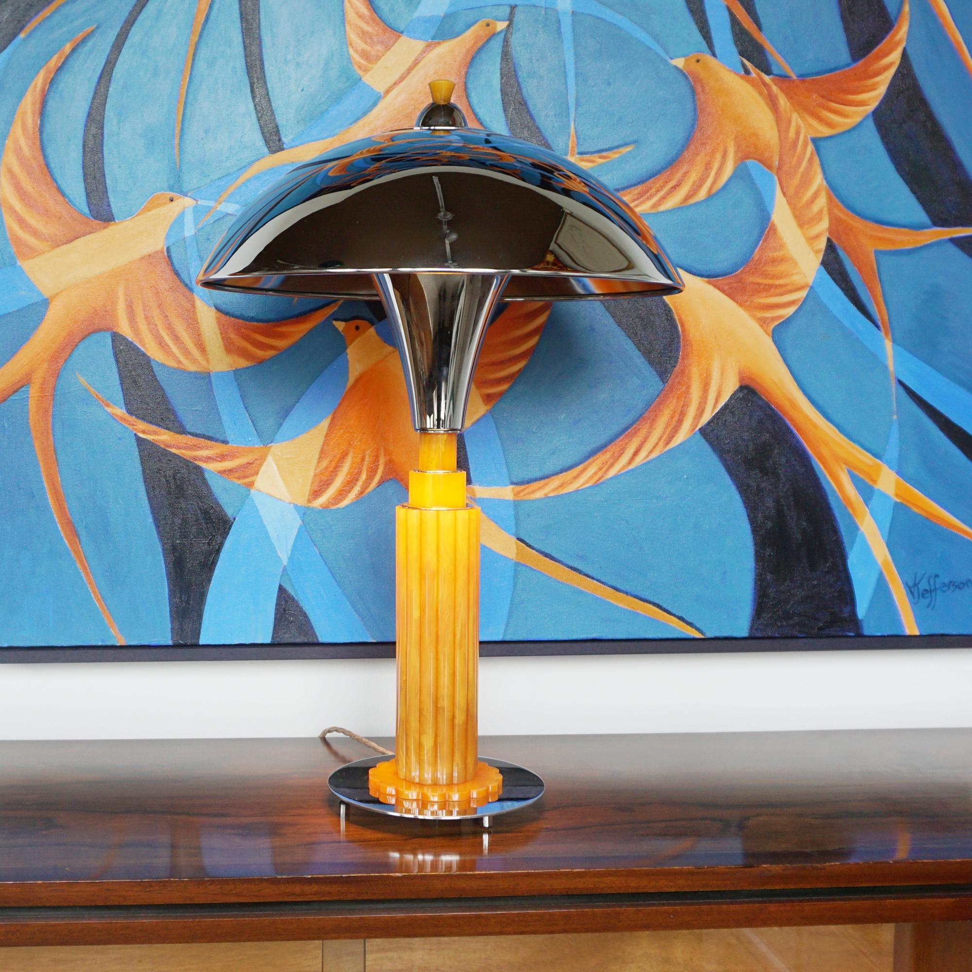 Kuppellampe im Art Deco Stil aus Bakelit und verchromtem Metall (20. Jahrhundert) im Angebot