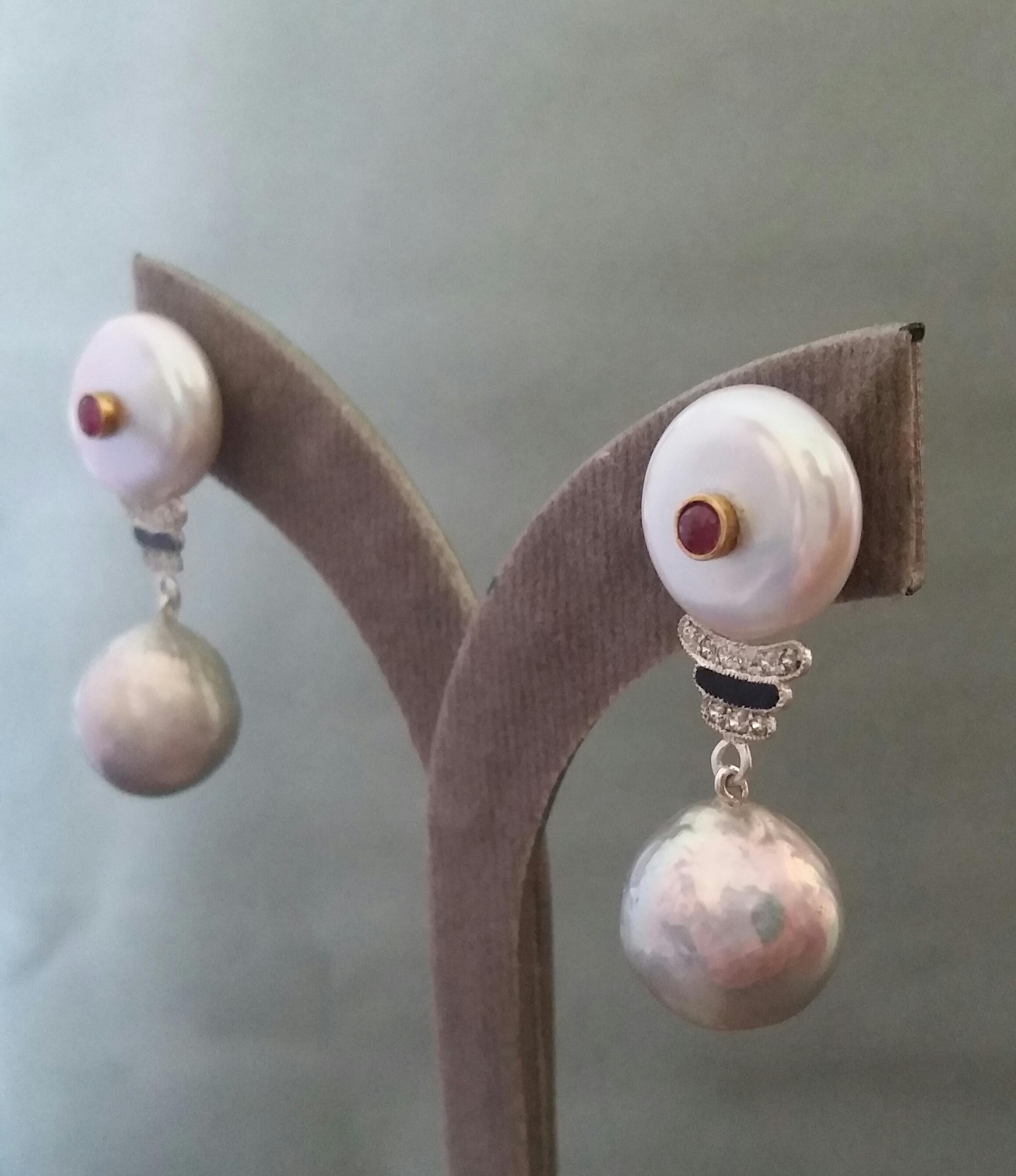 Orecchini barocchi in stile Art Deco con perle d'oro, smeraldi, diamanti, smalto e perle grigie in vendita 6