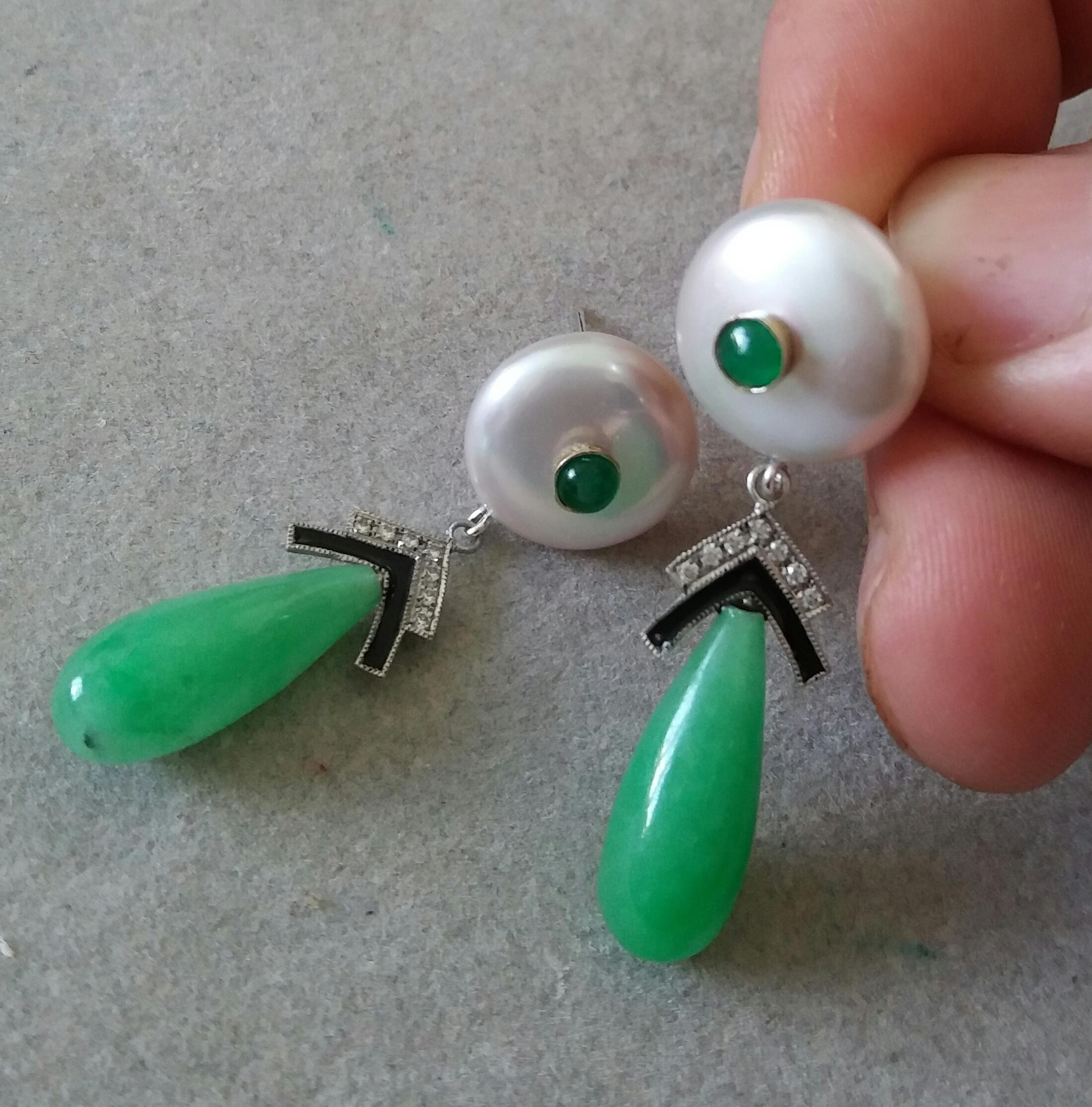 Art Deco Stil Barock Perlen Gold Smaragde Diamanten Emaille Jade Tropfen-Ohrringe im Zustand „Gut“ im Angebot in Bangkok, TH