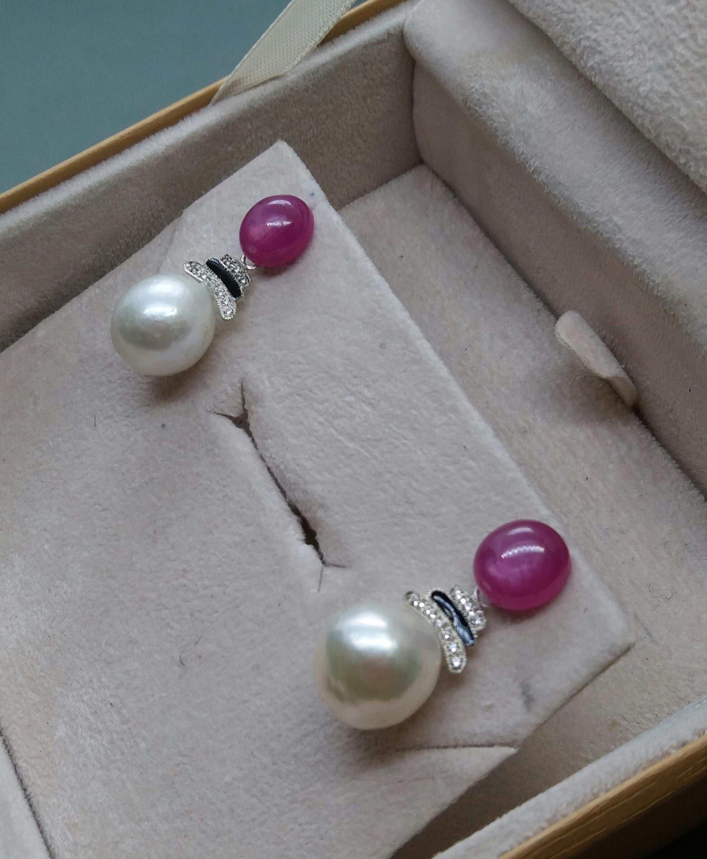 Orecchini barocchi in stile Art Déco con perle, rubino e diamanti in oro 14 kt e smalto nero in vendita 1