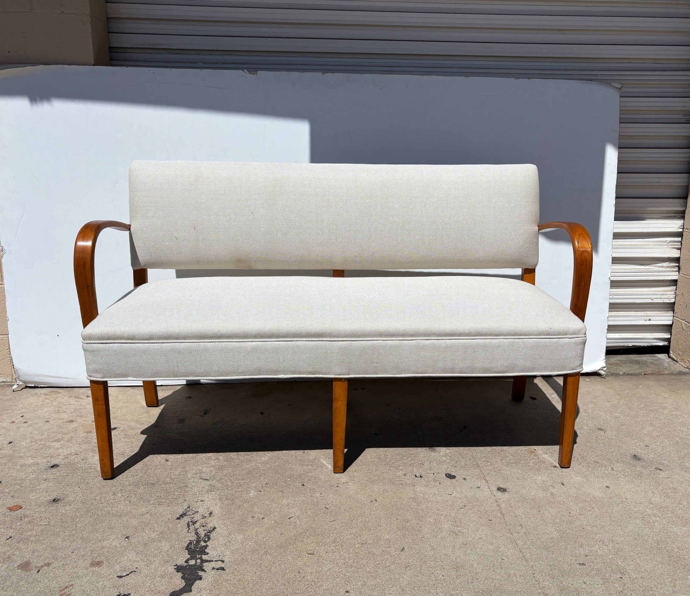 Art Deco Stil Bank im Angebot
