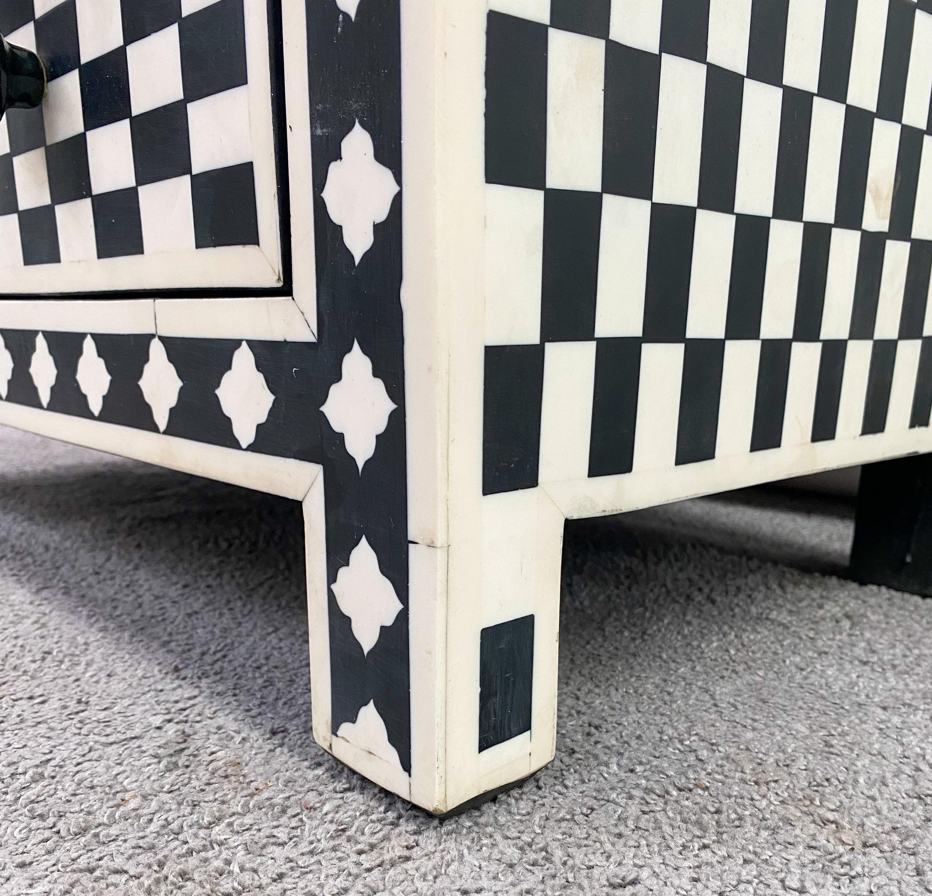 Art Deco Style Black and White Checkers Design Dresser, Chest or Commode For Sale 12