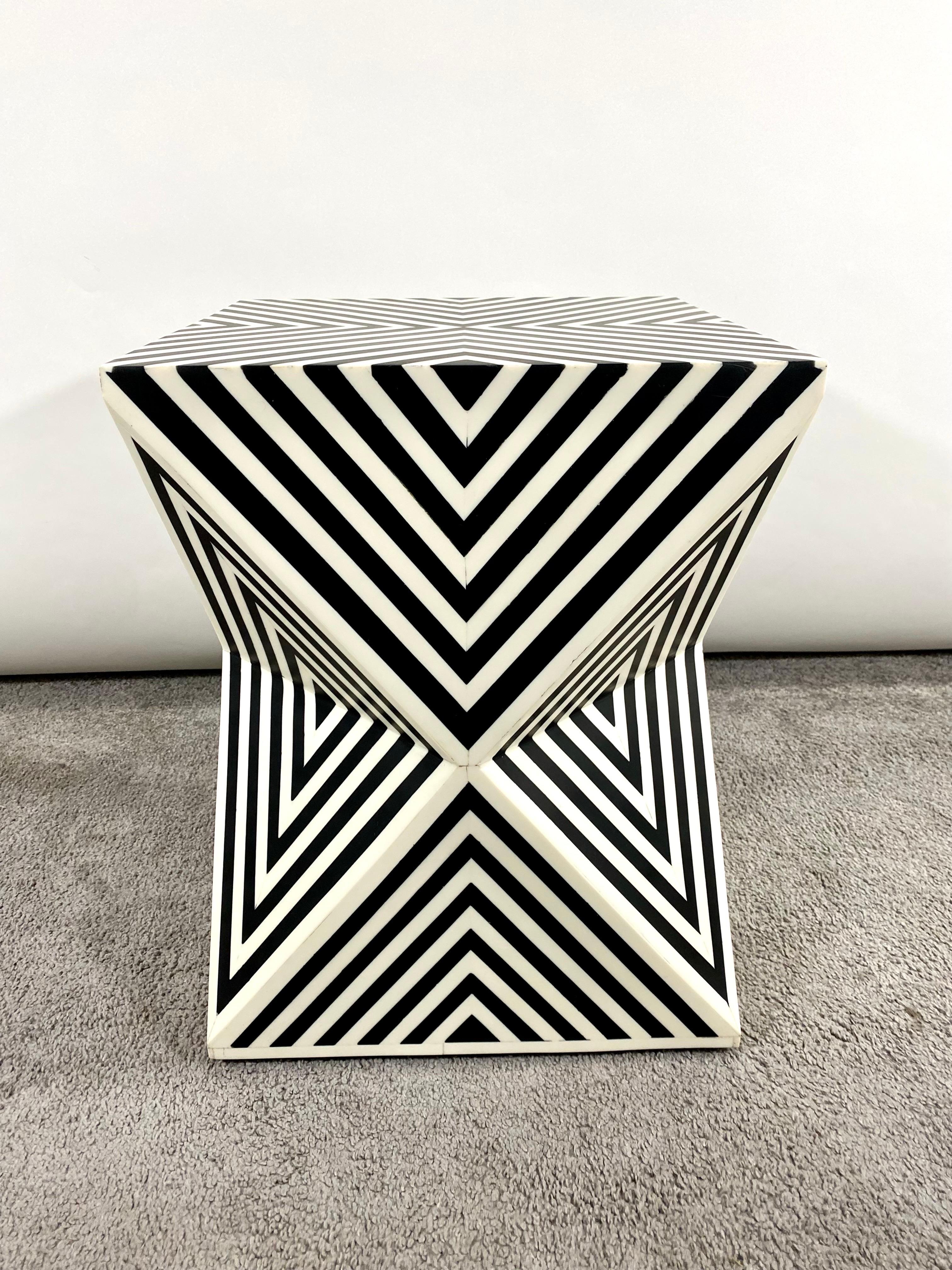 Art Deco Style Black and White Resin Sculptural Side, End Table or Stool In Good Condition In Plainview, NY