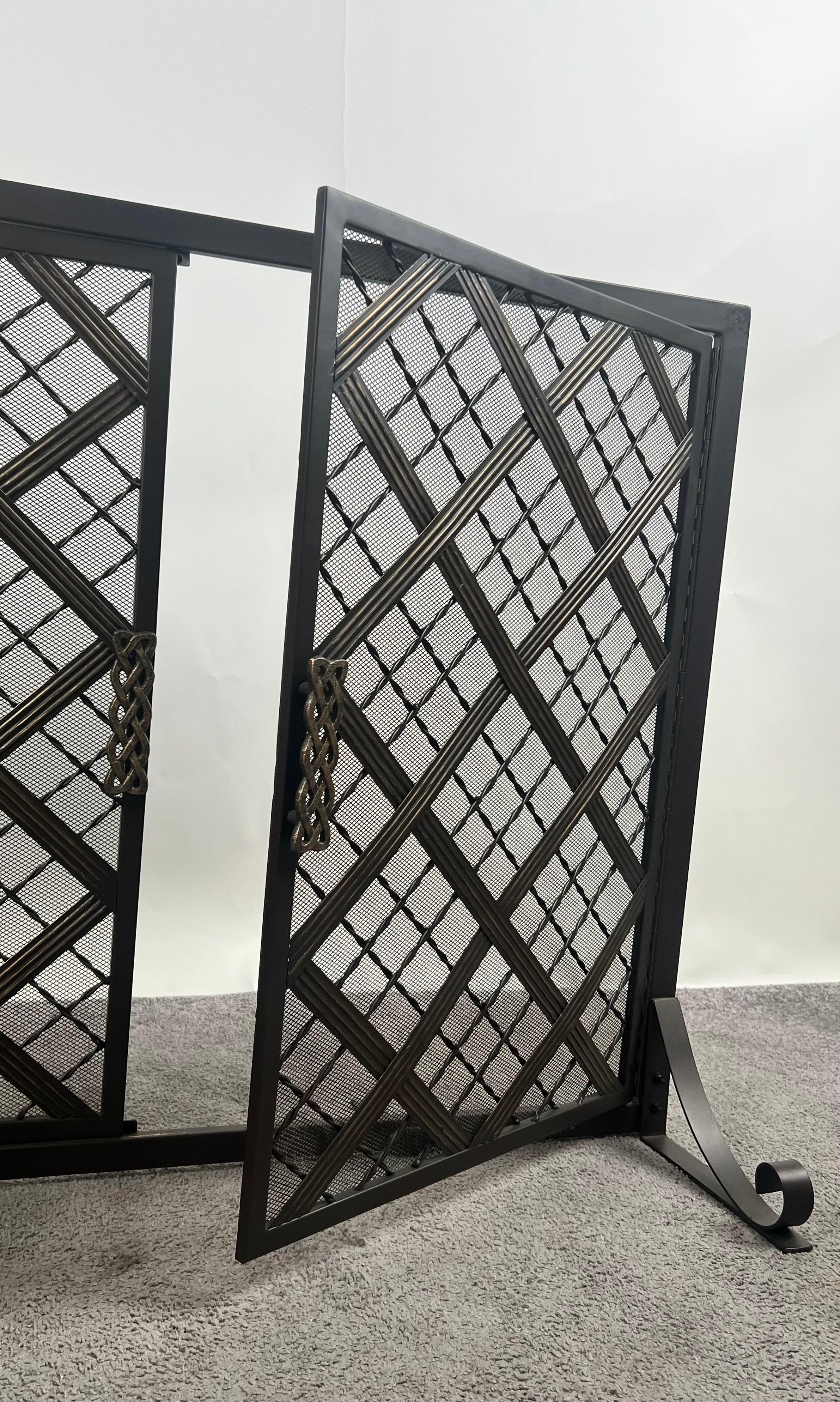 Art Deco Style Black & Bronzed Metal Two-Door & Diamond Design Fireplace Screen For Sale 4