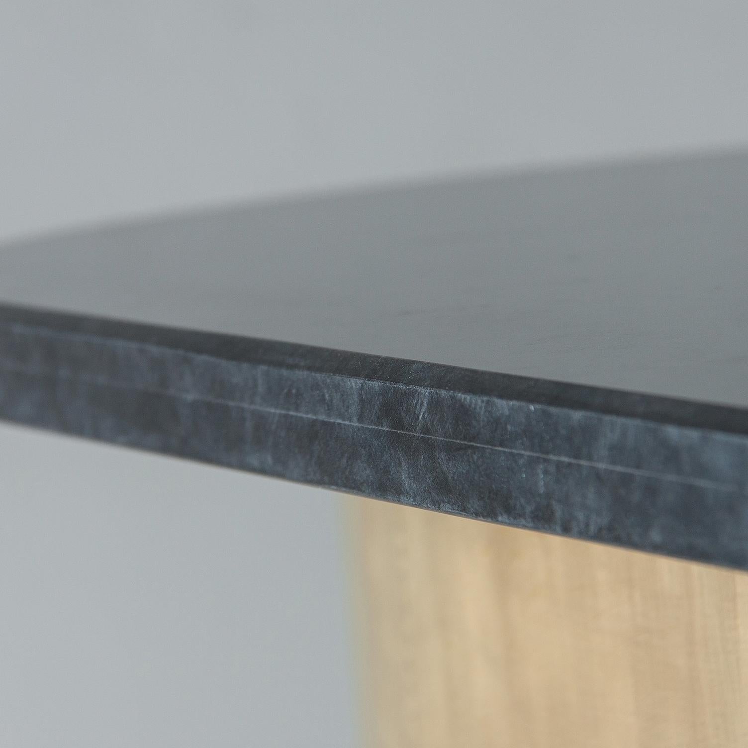 Barschrank oder Counter aus schwarzem Marmor mit Steinplatte und ovaler Messingplatte im Art déco-Stil (Unbekannt) im Angebot