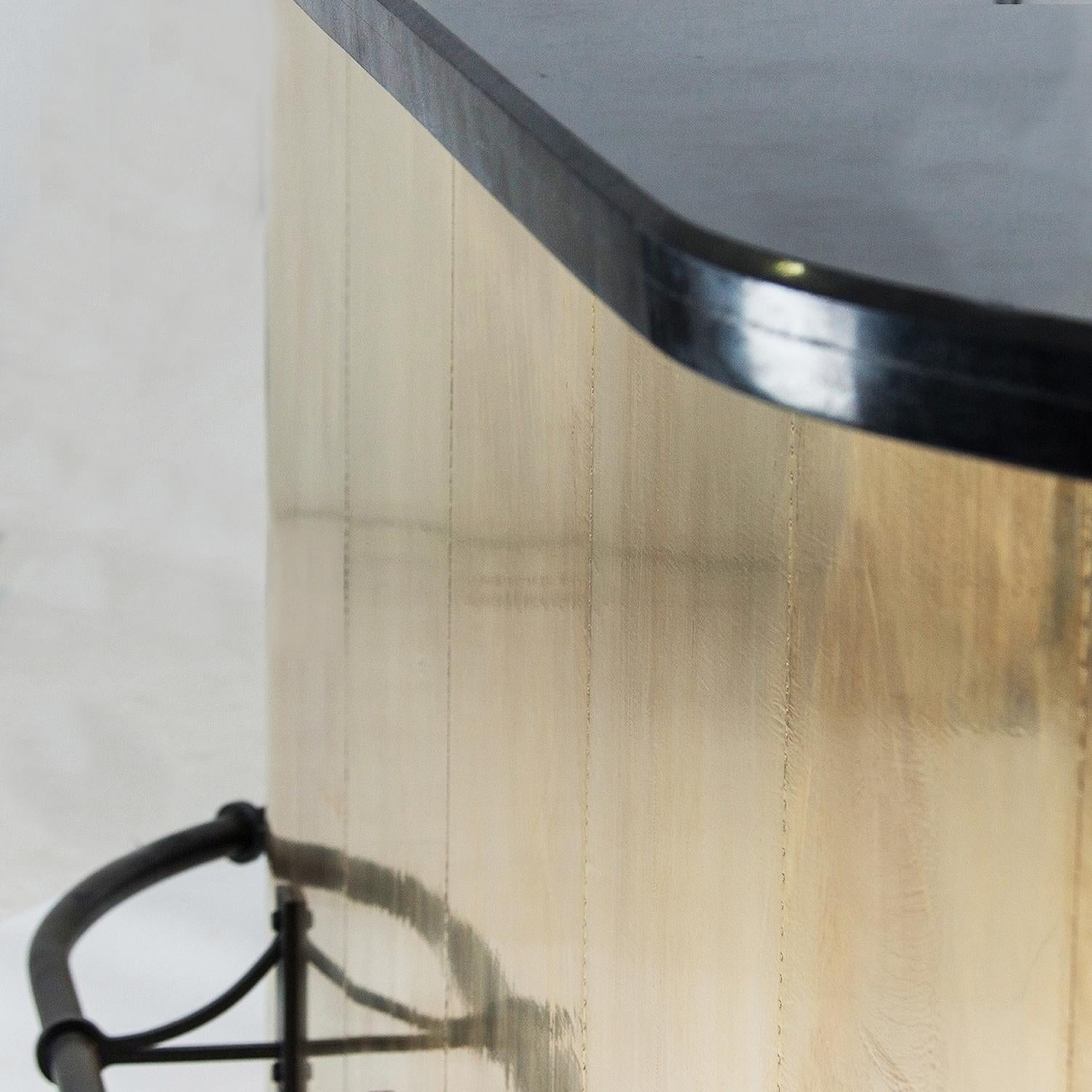 Barschrank oder Counter aus schwarzem Marmor mit Steinplatte und ovaler Messingplatte im Art déco-Stil im Zustand „Neu“ im Angebot in Tourcoing, FR