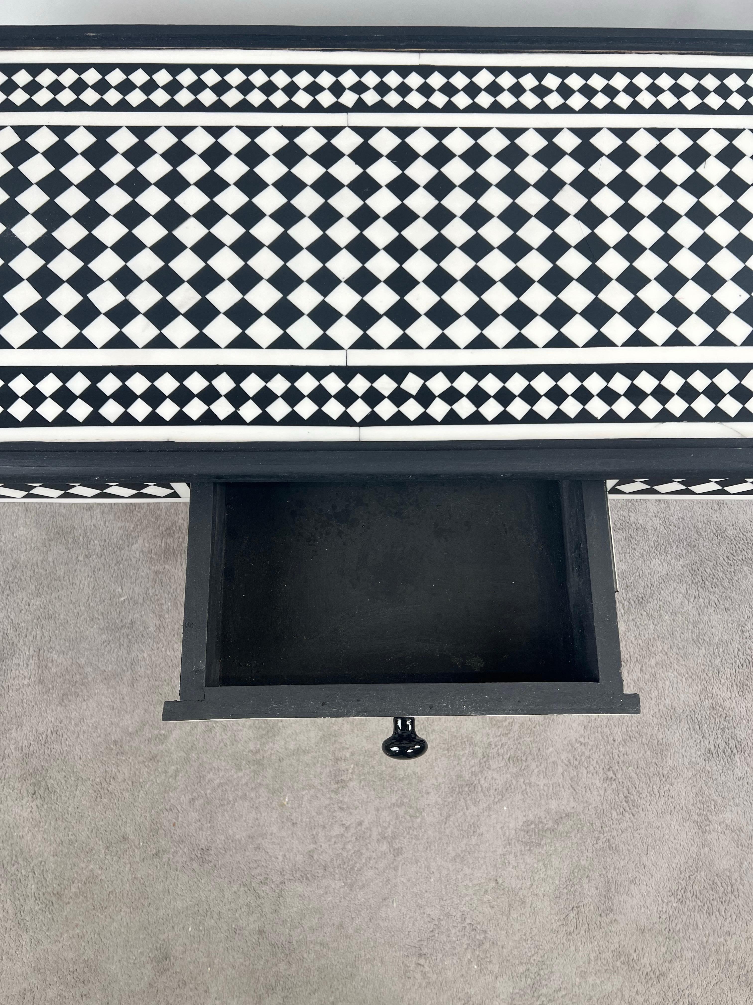 Art Deco Style Black & White Resin Console Table in Diamond Pattern For Sale 3