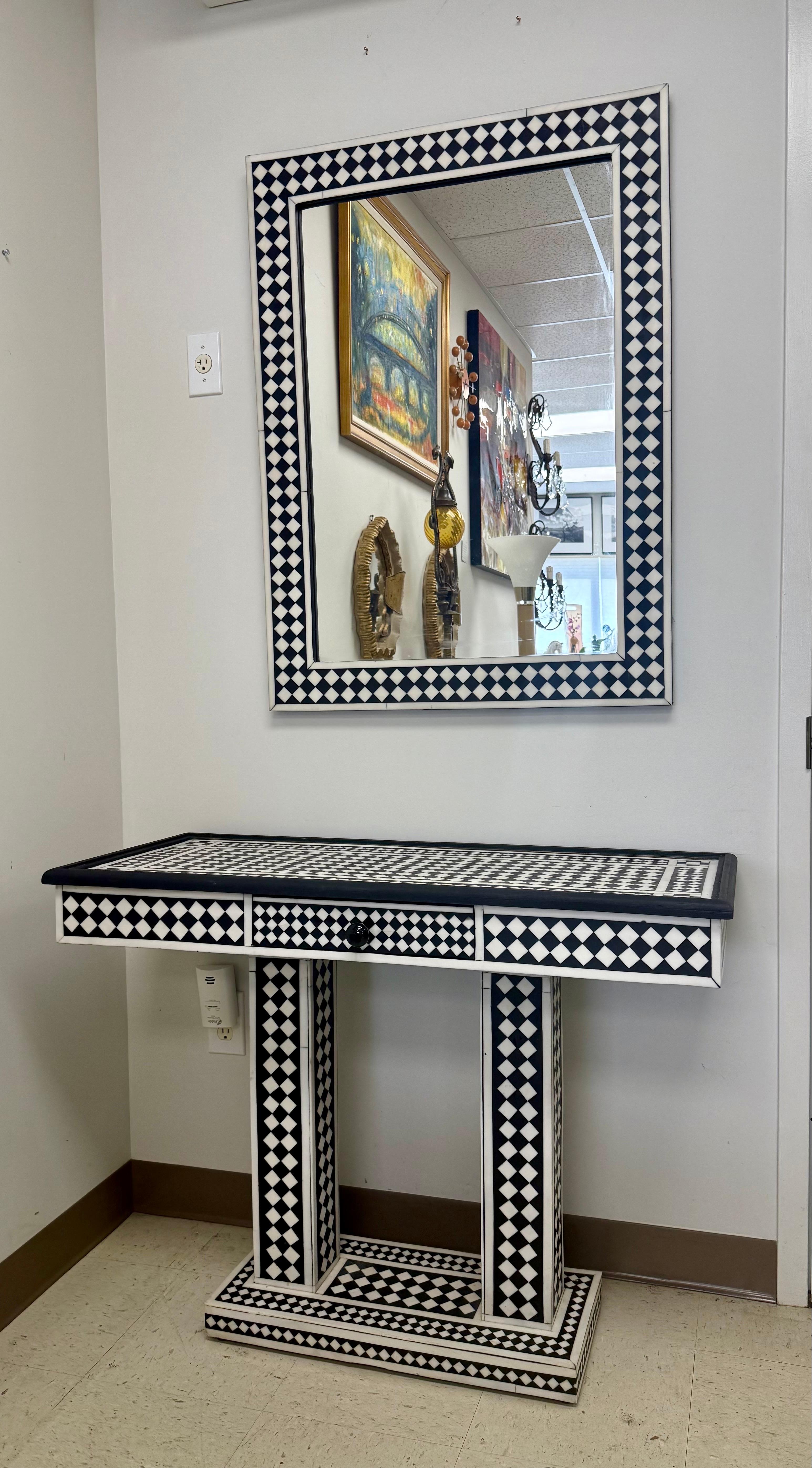 Hand-Crafted Art Deco Style Black & White Resin in Diamond design Mirror & Console, Set of 2 For Sale