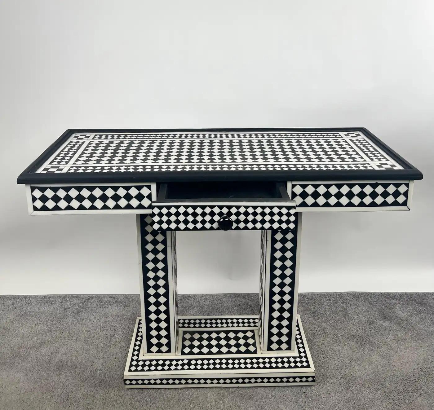 Art Deco Style Black & White Resin in Diamond design Mirror & Console, Set of 2 For Sale 4